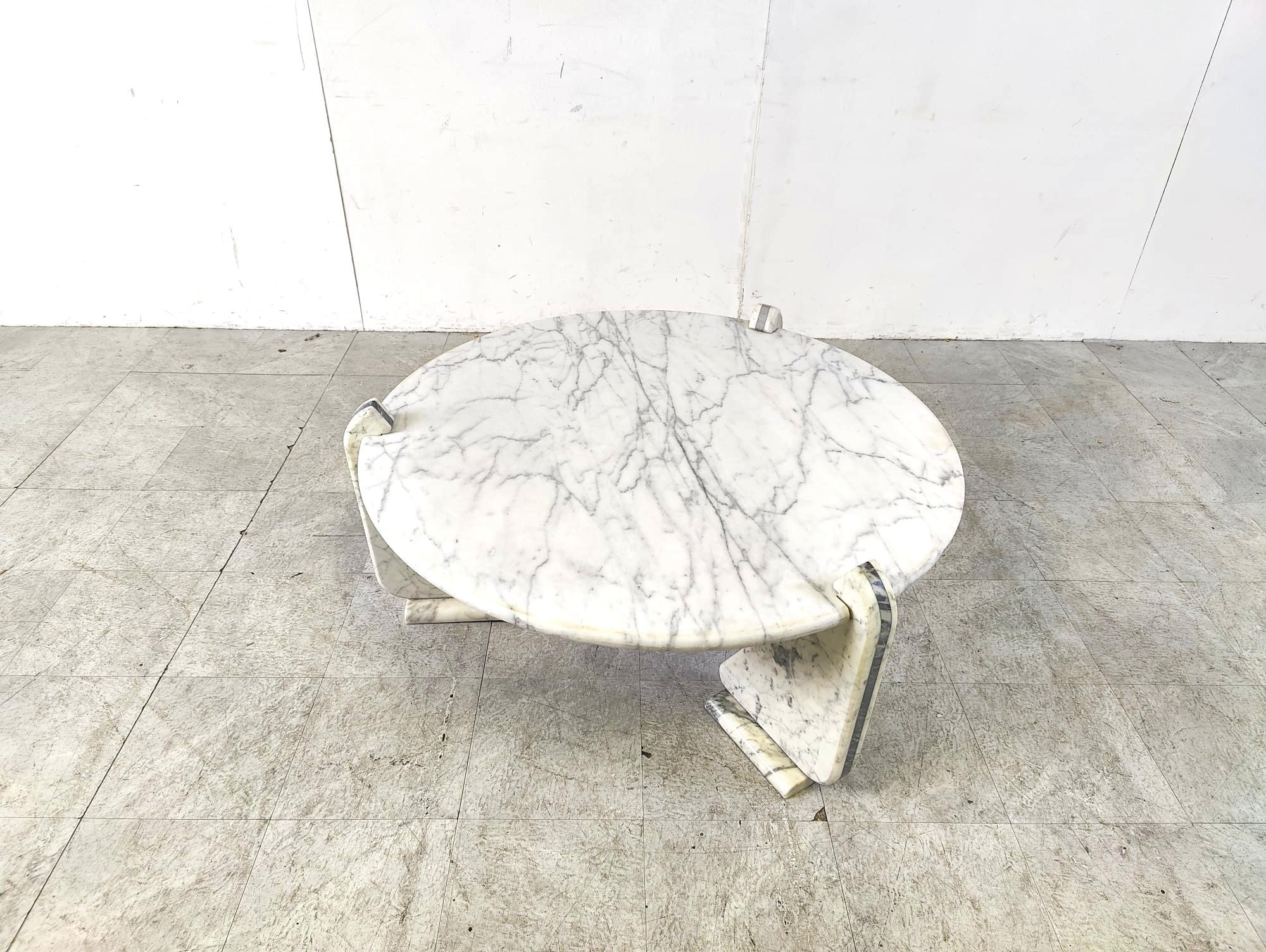 Mid-Century Modern Vintage round italian marble coffee table, 1970s