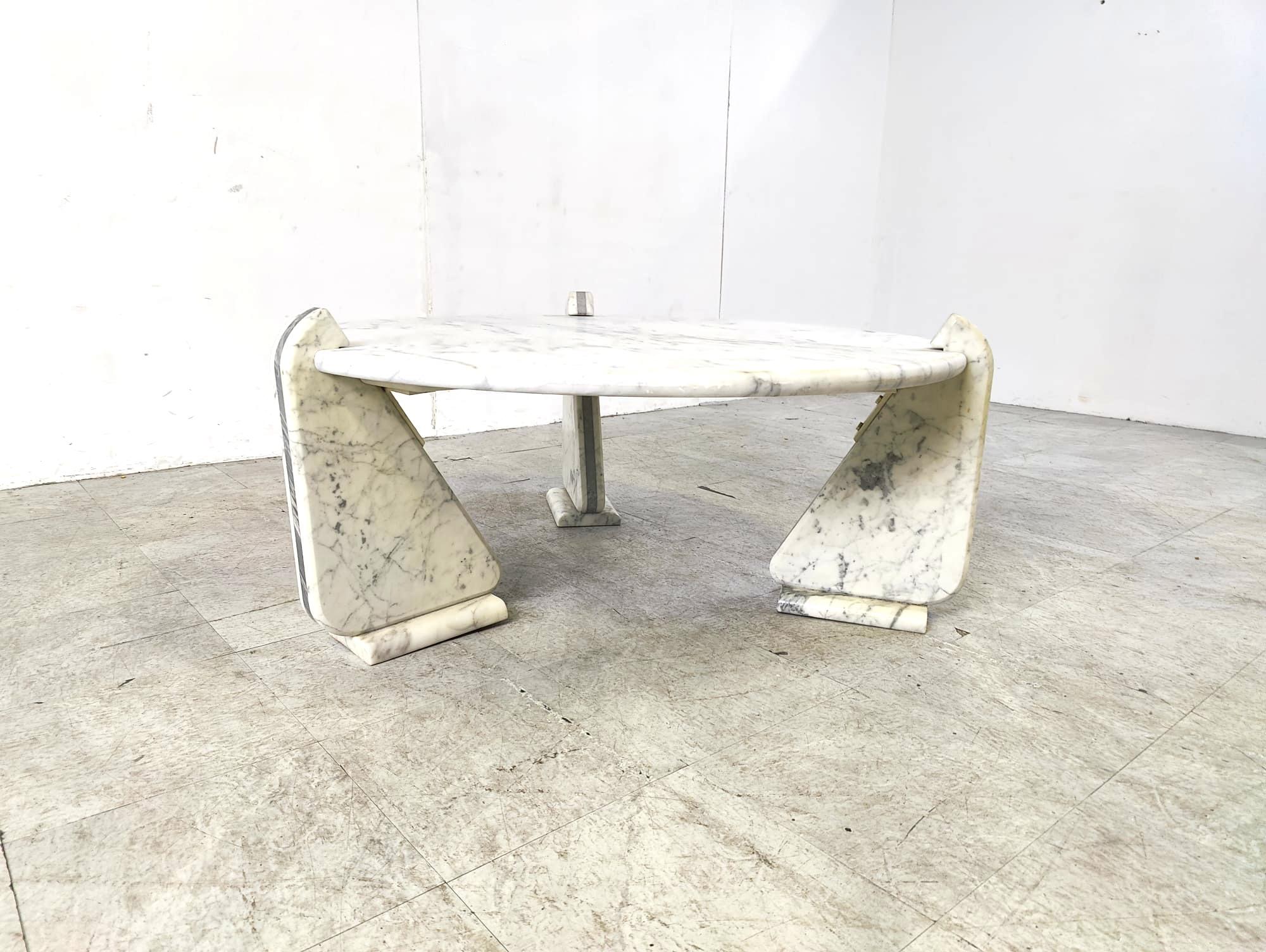 Late 20th Century Vintage round italian marble coffee table, 1970s For Sale