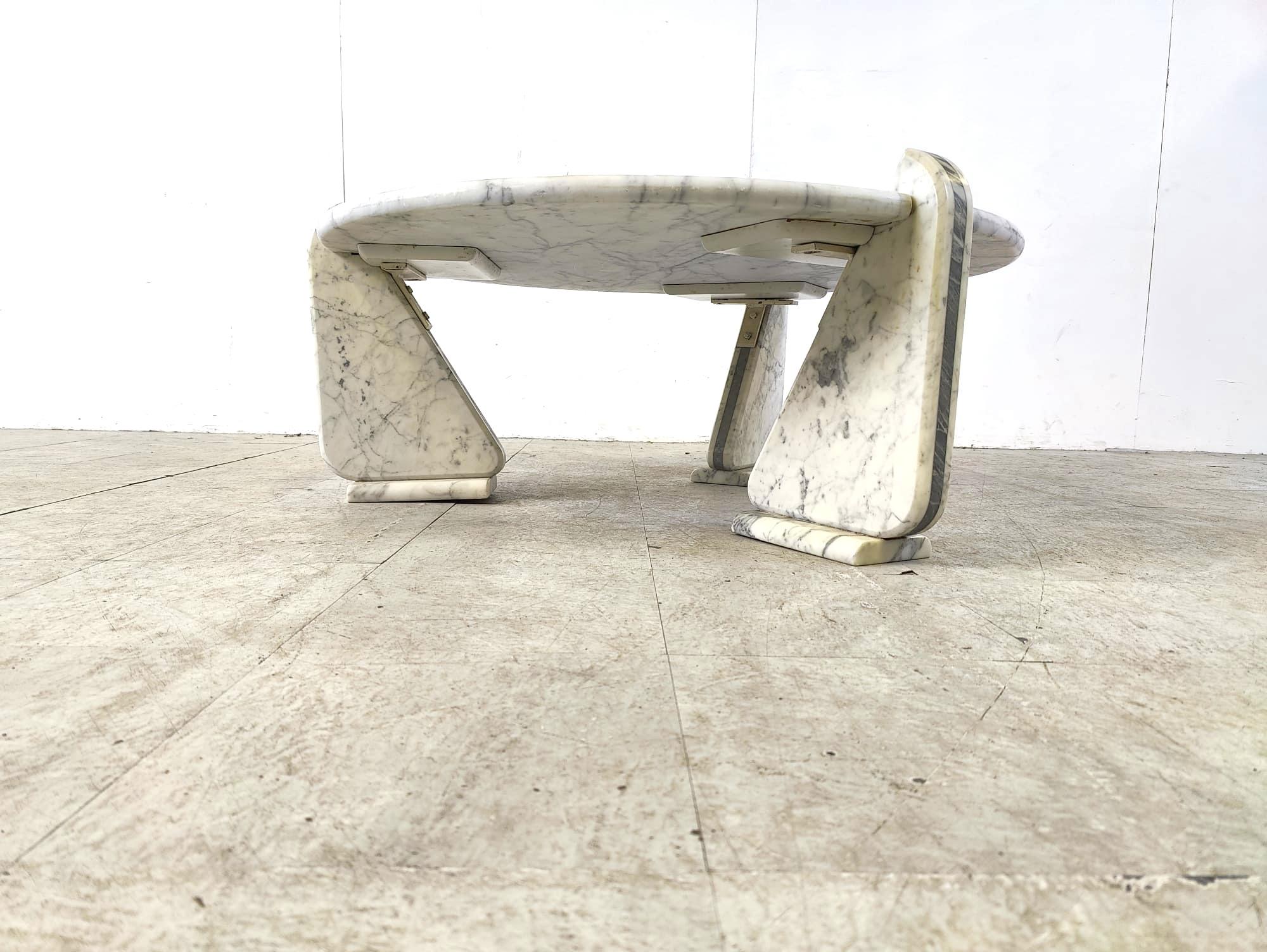 Marble Vintage round italian marble coffee table, 1970s For Sale