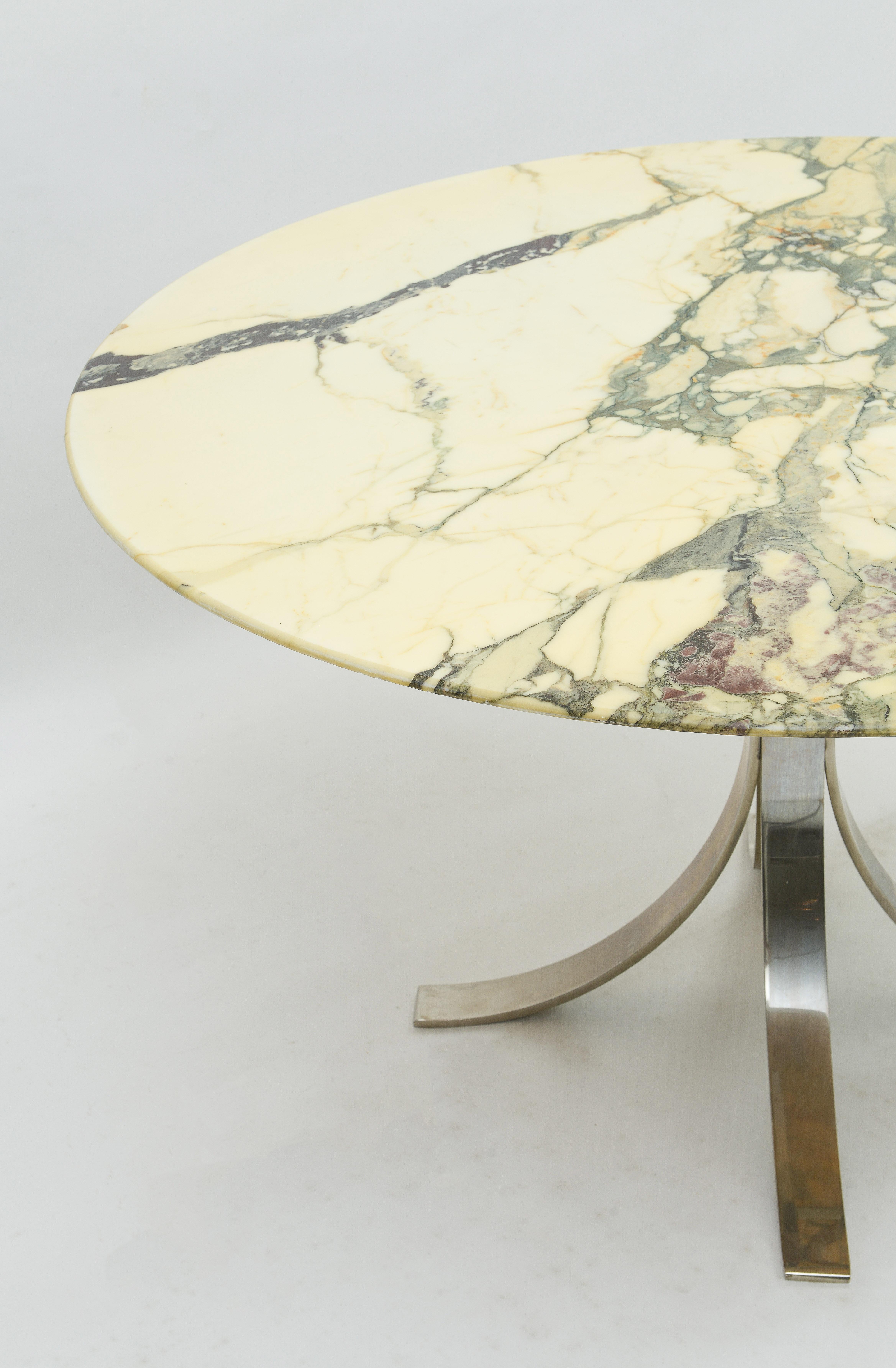 Table de salle à manger vintage à piédestal en marbre rond et chrome Osvaldo Borsani T69 en vente 1