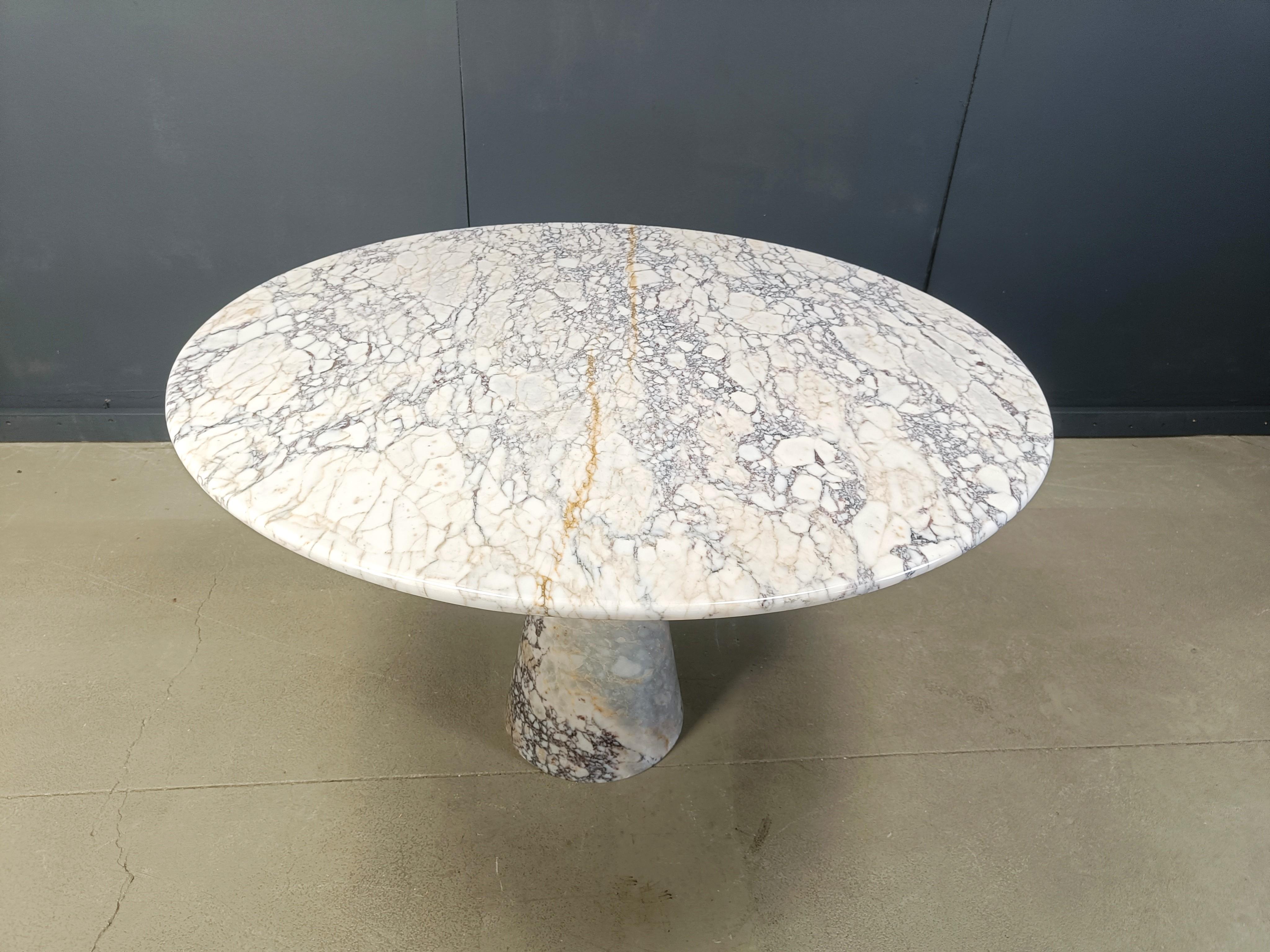 Table de salle à manger ronde en marbre vintage 1970 en vente 4