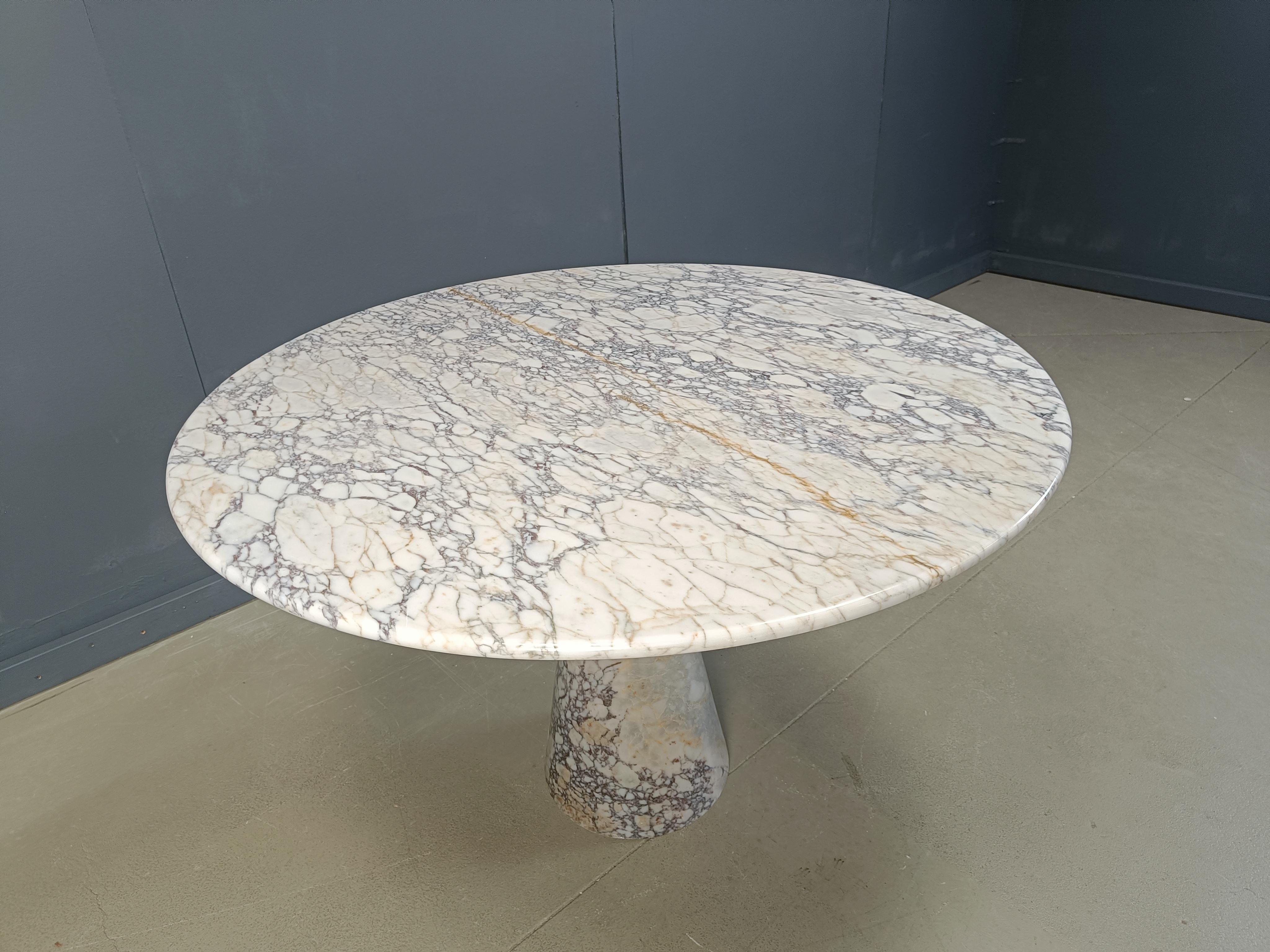 Mid-Century Modern Table de salle à manger ronde en marbre vintage 1970 en vente