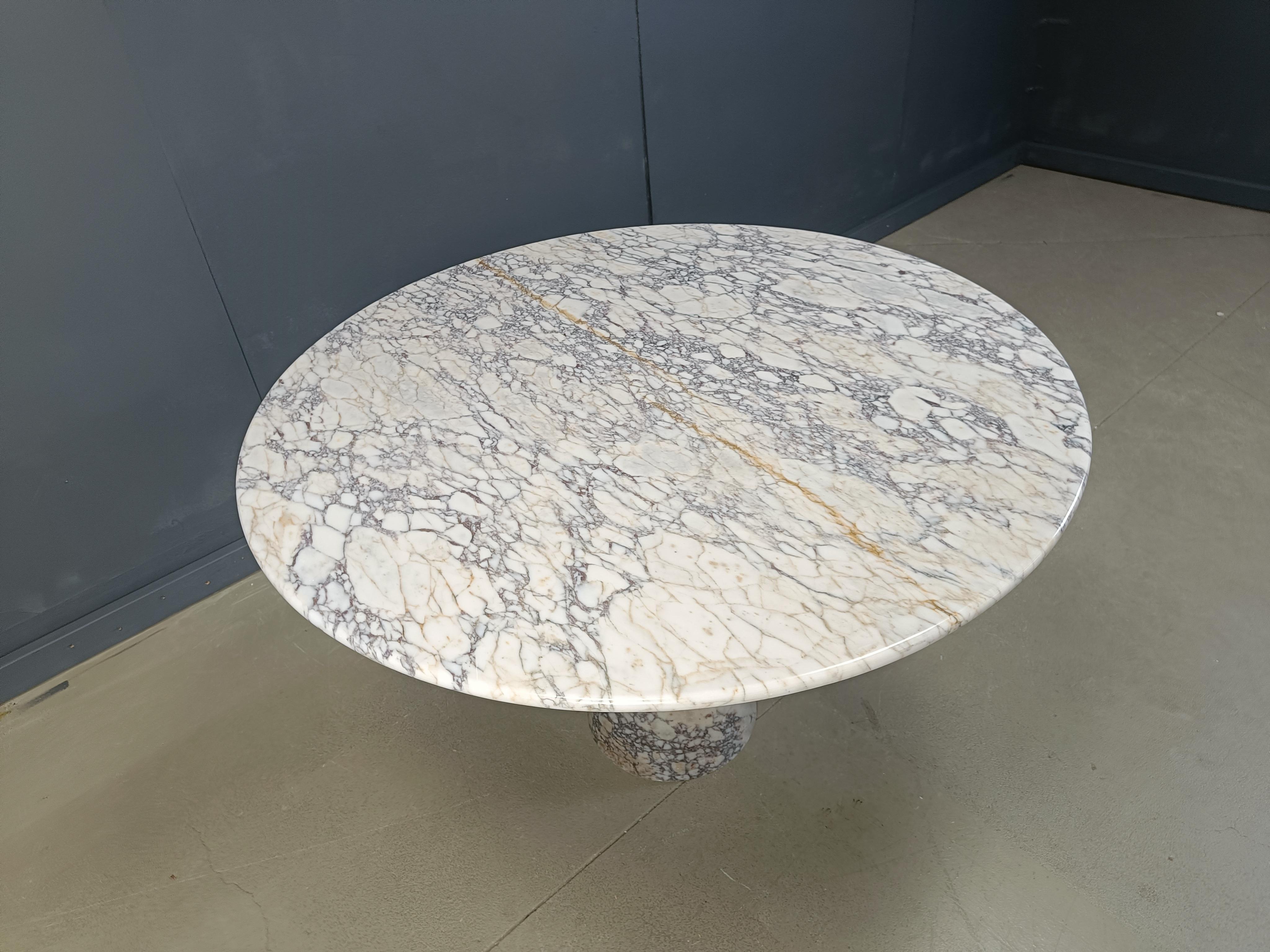 italien Table de salle à manger ronde en marbre vintage 1970 en vente