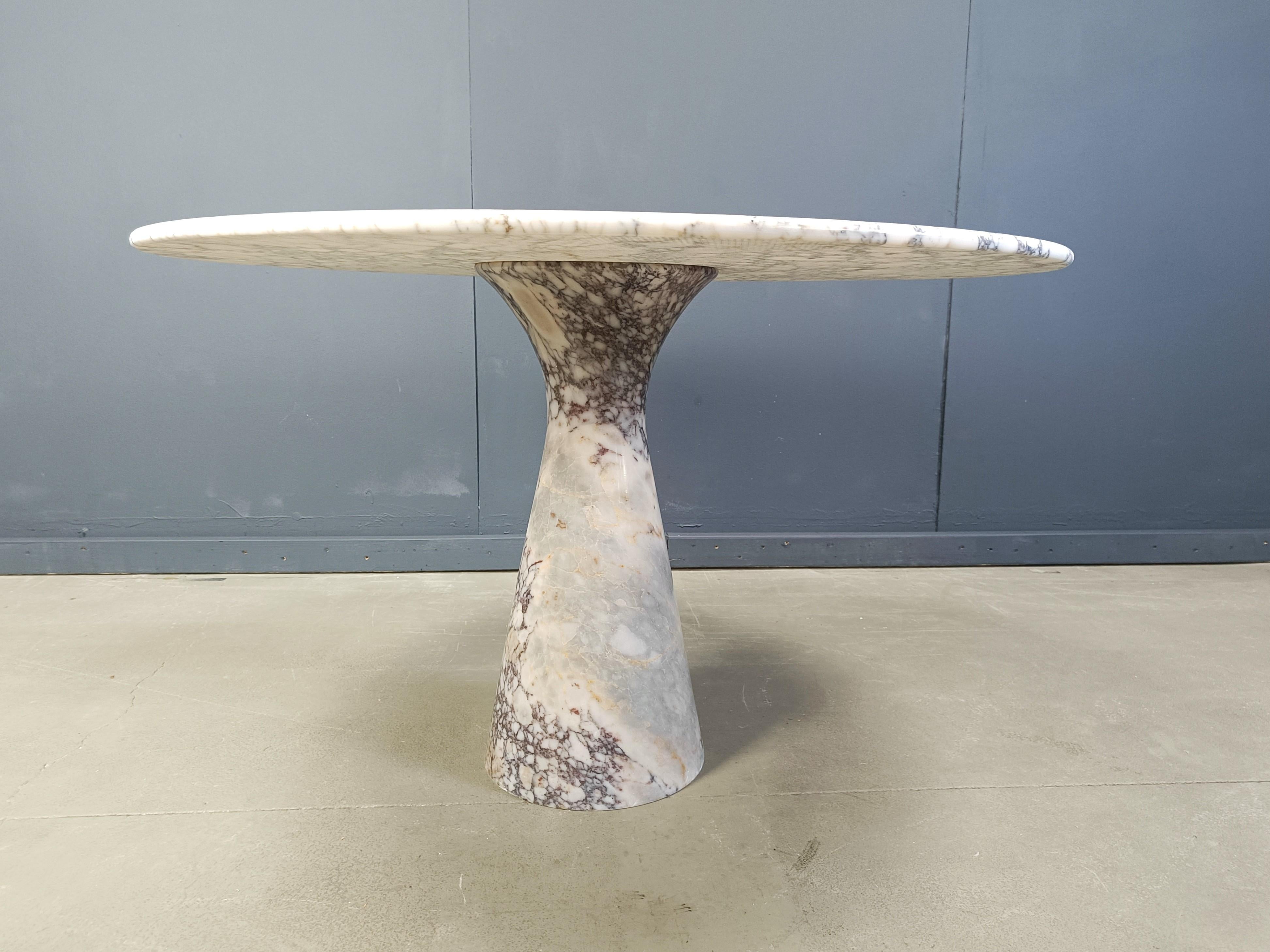 Table de salle à manger ronde en marbre vintage 1970 en vente 2
