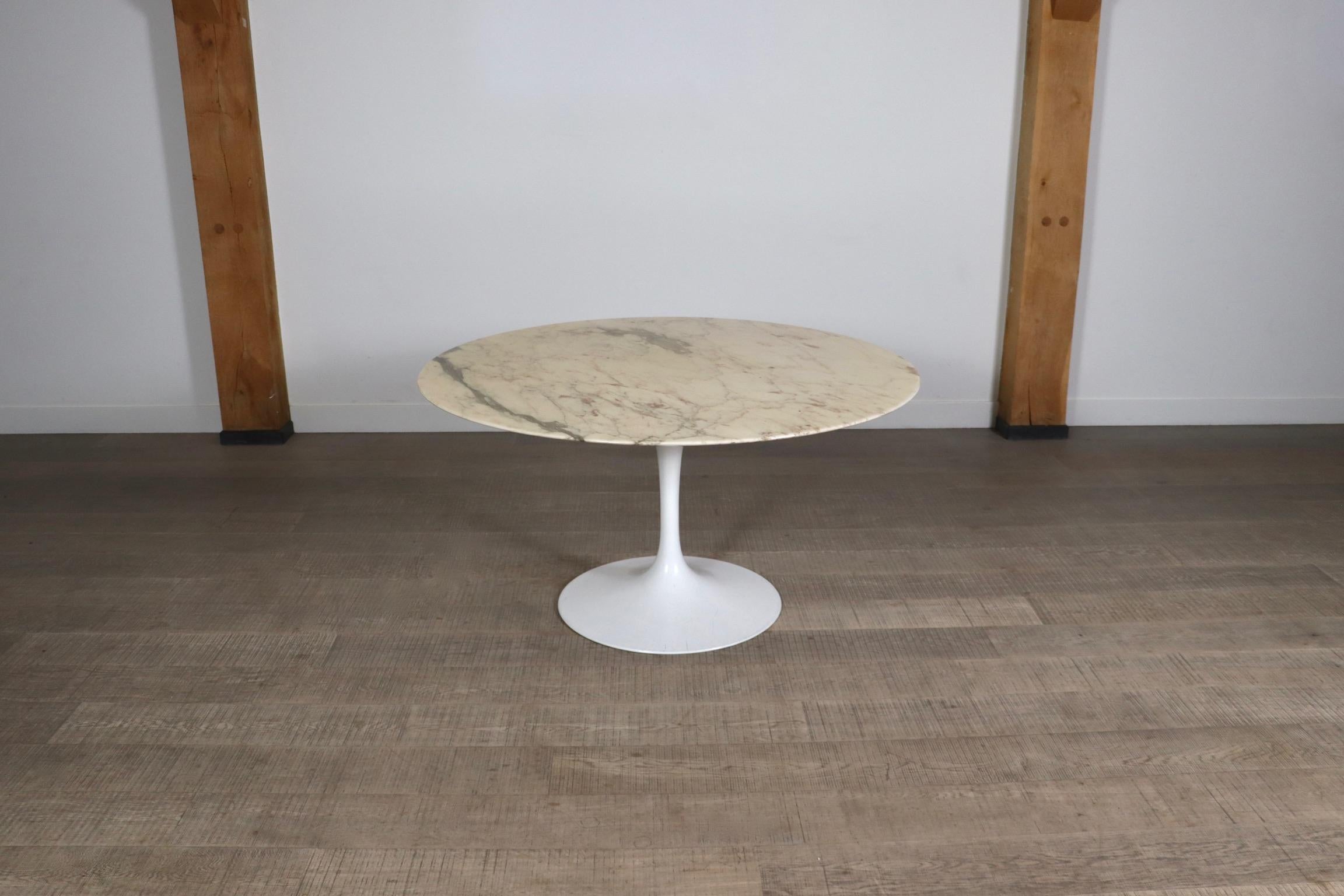 Vintage Round Marble Tulip Dining Table By Eero Saarinen For Knoll, 1970s 5