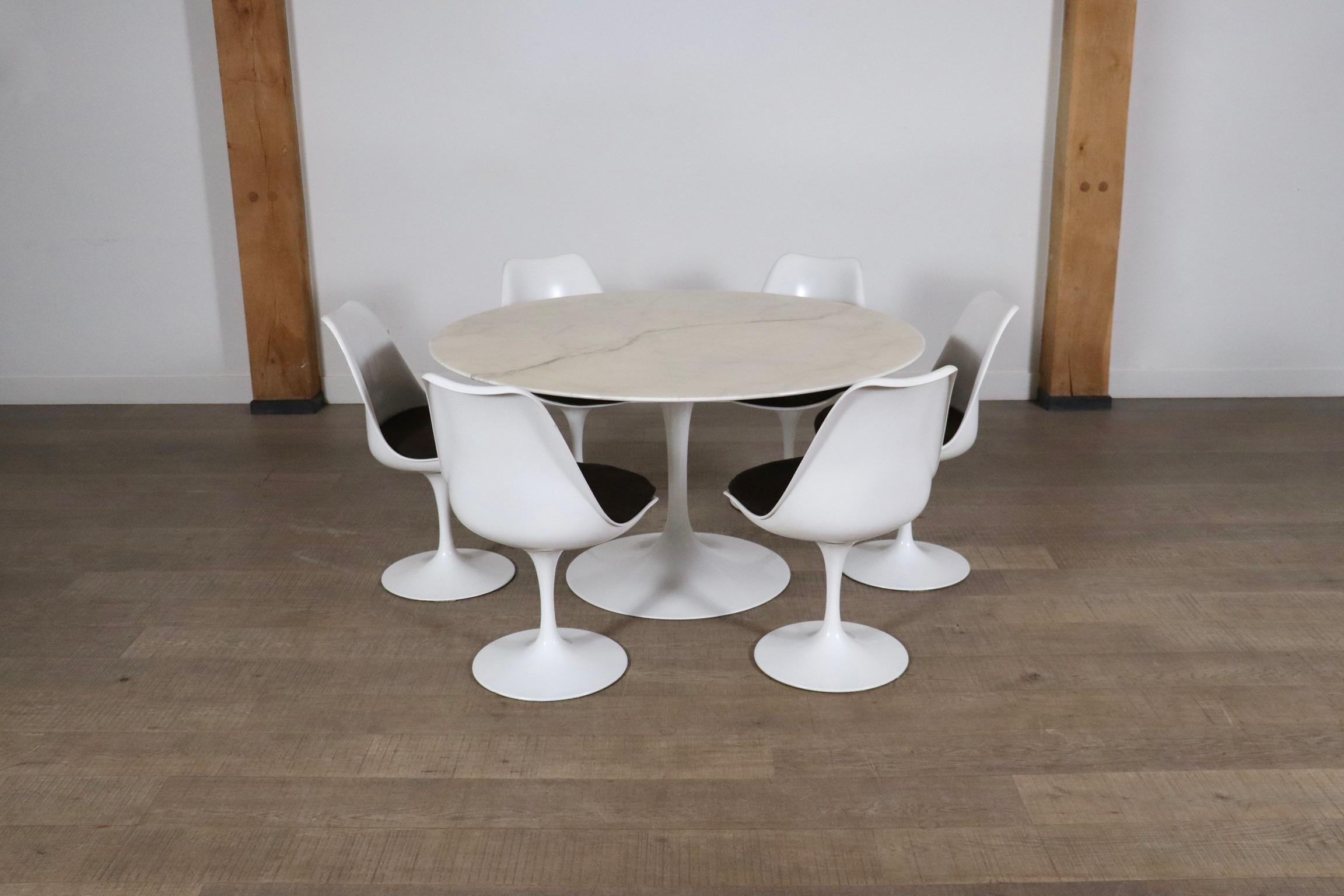 Vintage Round Marble Tulip Dining Table By Eero Saarinen For Knoll, 1970s 6