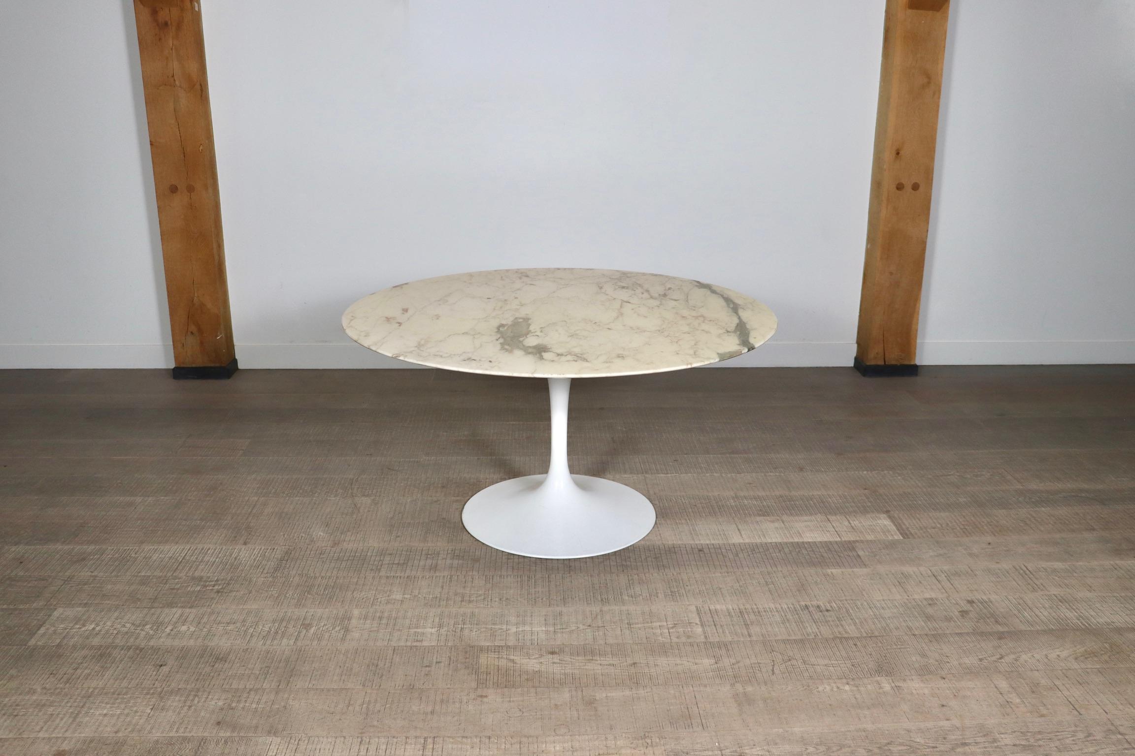 Vintage Round Marble Tulip Dining Table By Eero Saarinen For Knoll, 1970s In Good Condition In ABCOUDE, UT