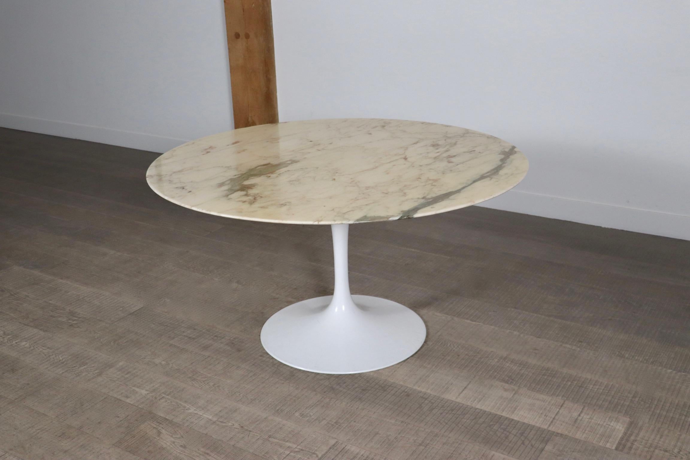 Vintage Round Marble Tulip Dining Table By Eero Saarinen For Knoll, 1970s 1