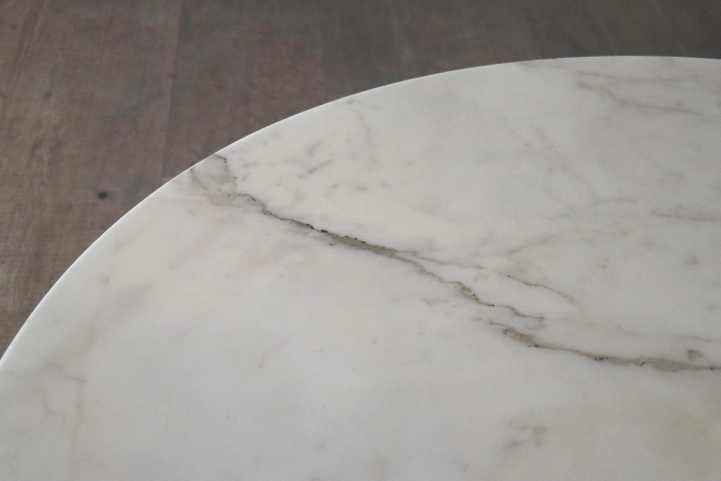 Vintage Round Marble Tulip Dining Table By Eero Saarinen For Knoll, 1970s 1