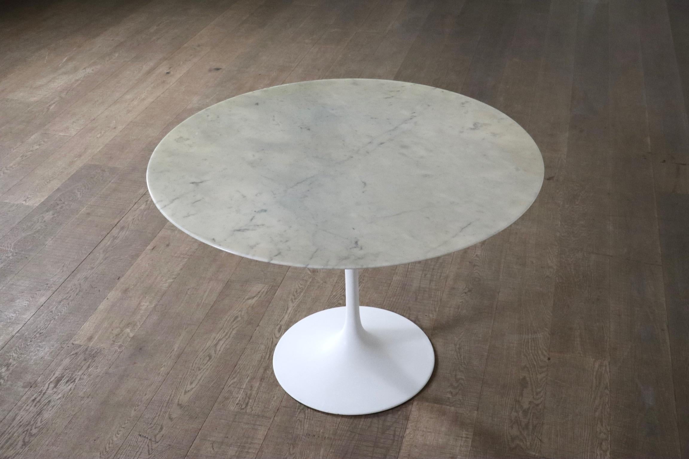 Vintage Round Marble Tulip Dining Table By Eero Saarinen For Knoll, 1970s 1