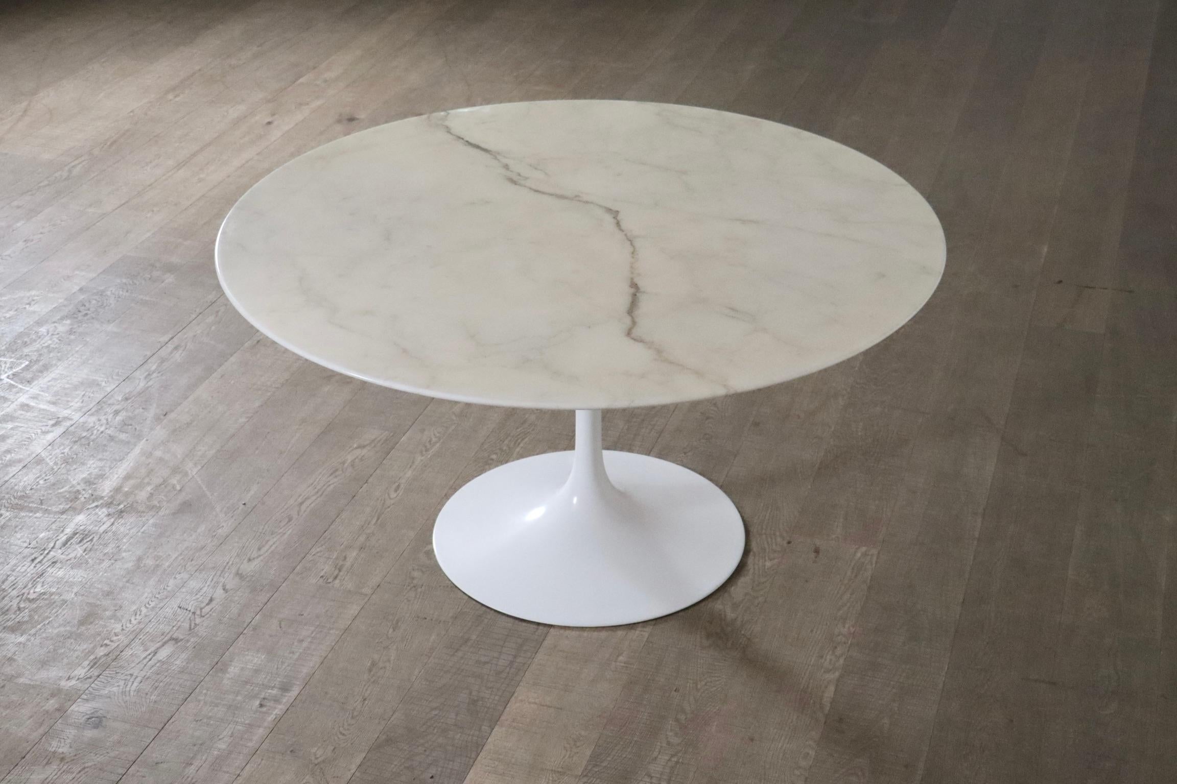 Vintage Round Marble Tulip Dining Table By Eero Saarinen For Knoll, 1970s 2