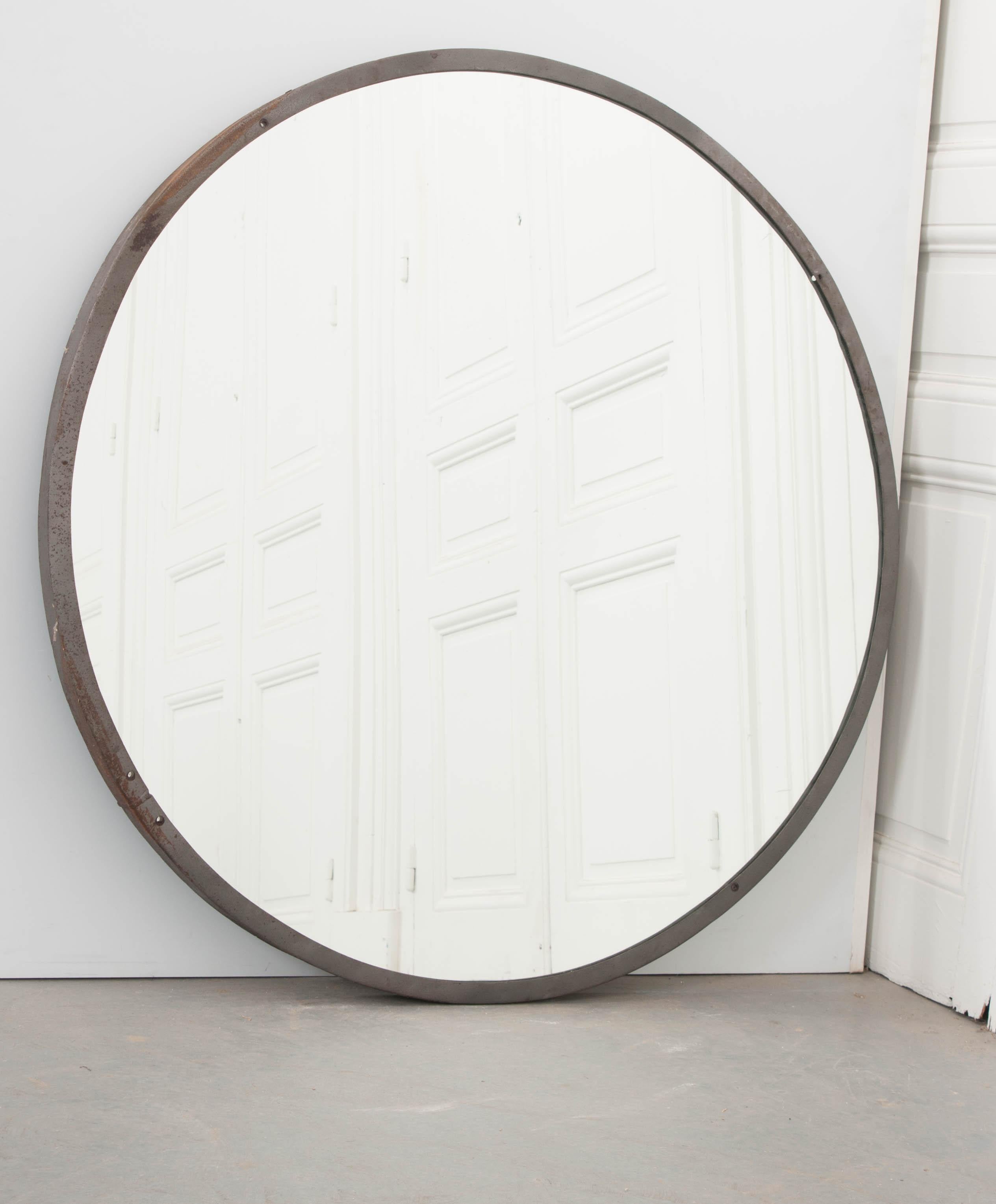 Round mirrors with metal frames are a unique and fun way to add an element of modernity to your space. This mirror has a 41-3/4