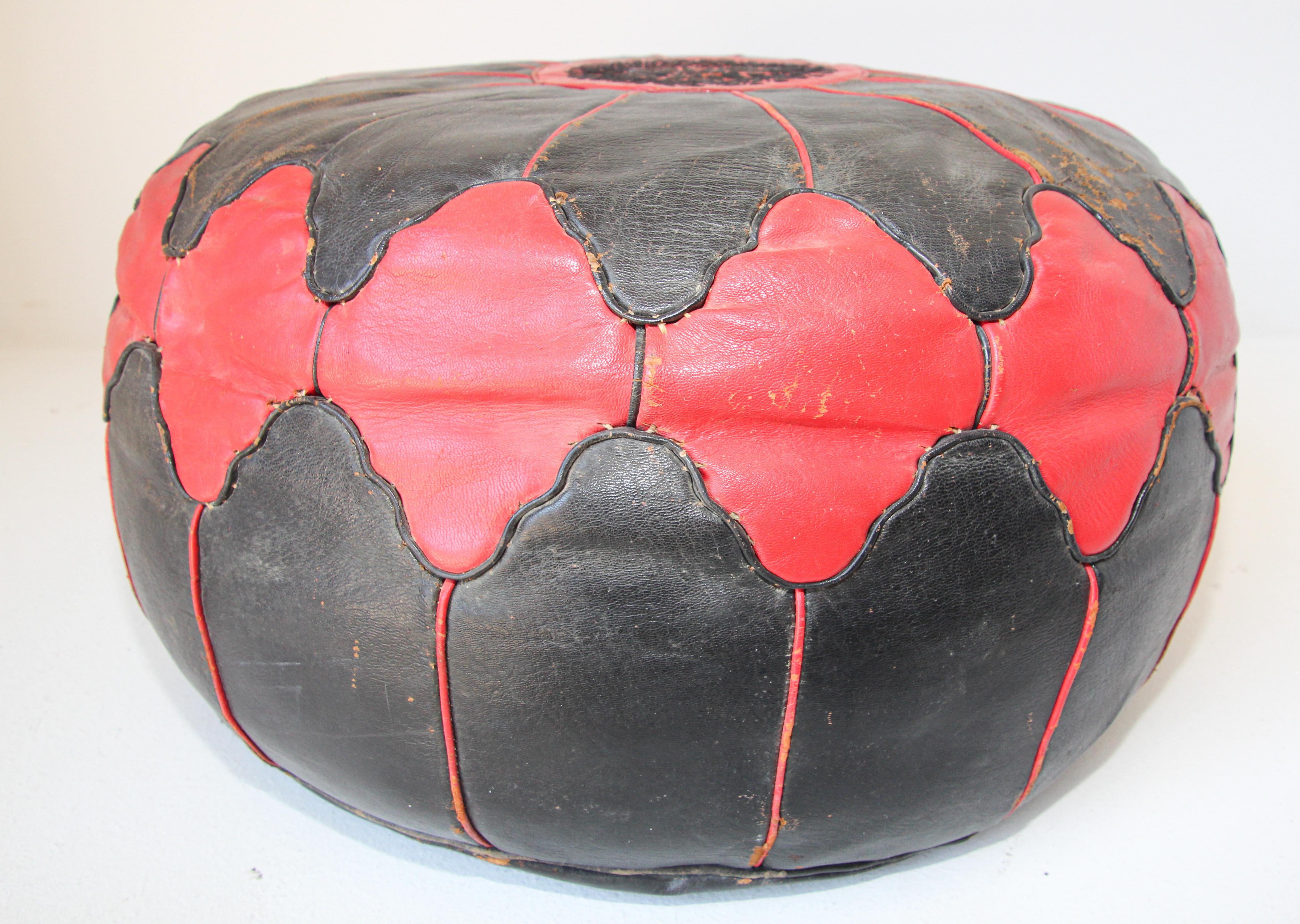 Vintage Moroccan Pouf in Red and Black Leather Hand Tooled in Marrakech For Sale 3