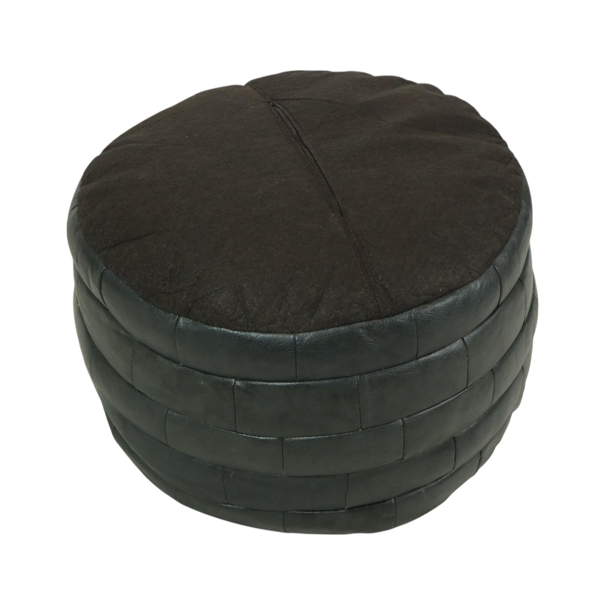 Vintage Round Pouf Patchwork Patchwork Faux Leather 49cm For Sale 6