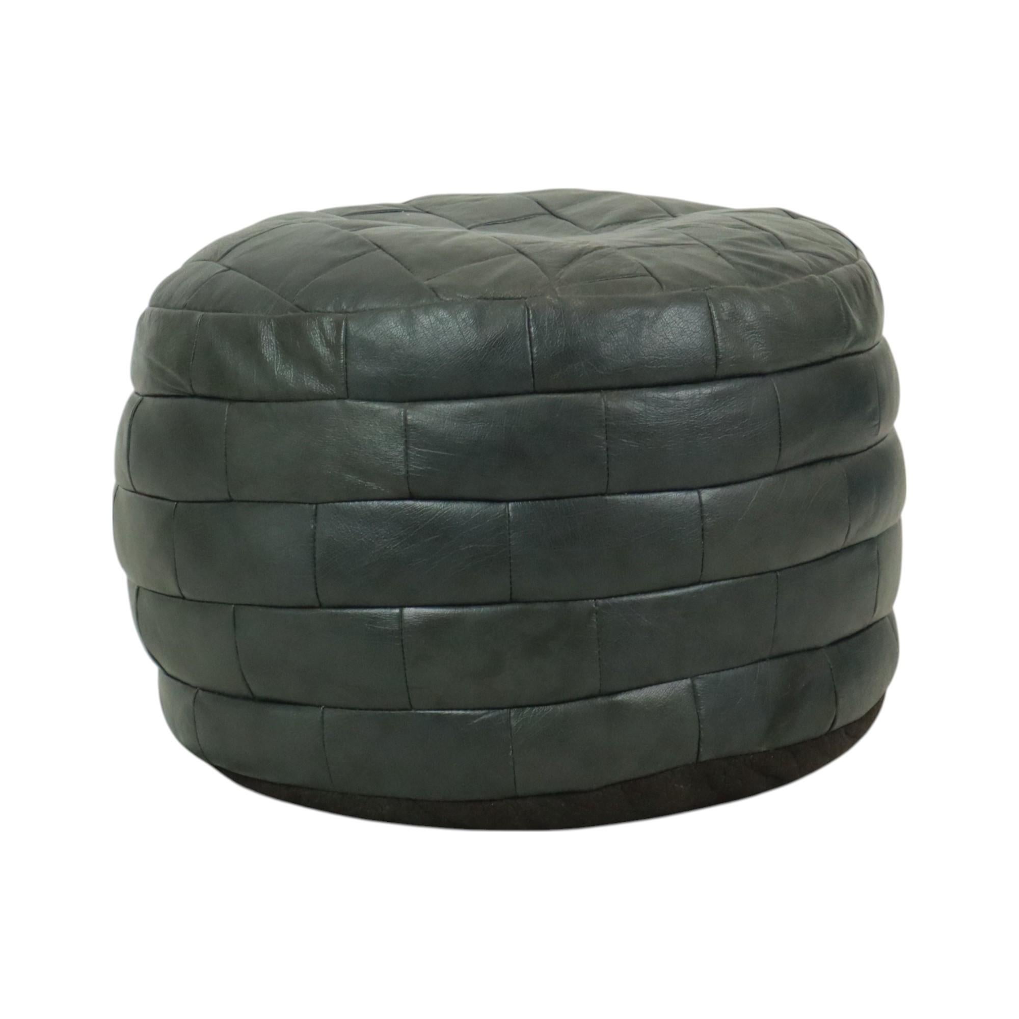 Mid-20th Century Vintage Round Pouf Patchwork Patchwork Faux Leather 49cm For Sale