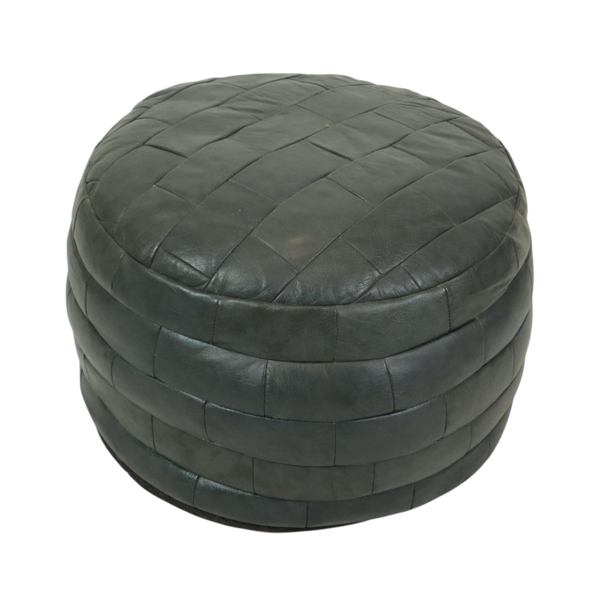 Vintage Round Pouf Patchwork Patchwork Faux Leather 49cm For Sale 2