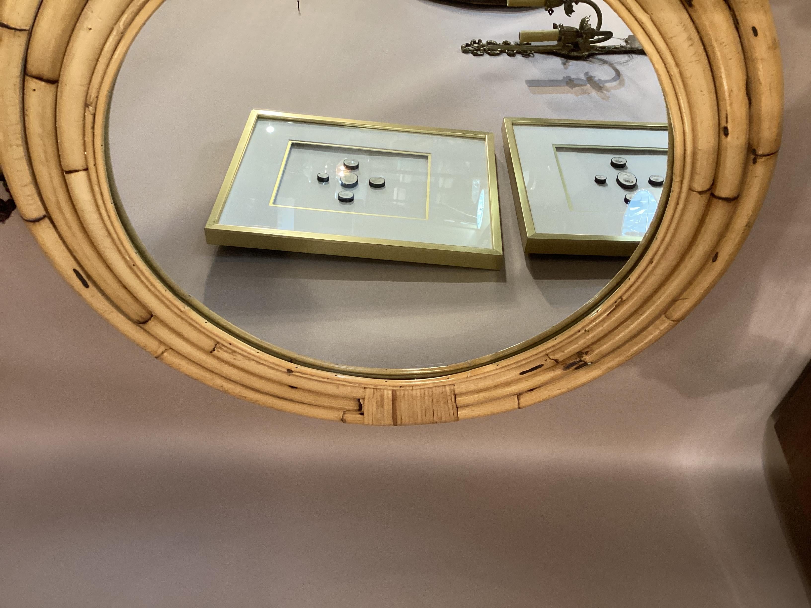 Miroir rond vintage en rotin  Bon état - En vente à Chapel Hill, NC