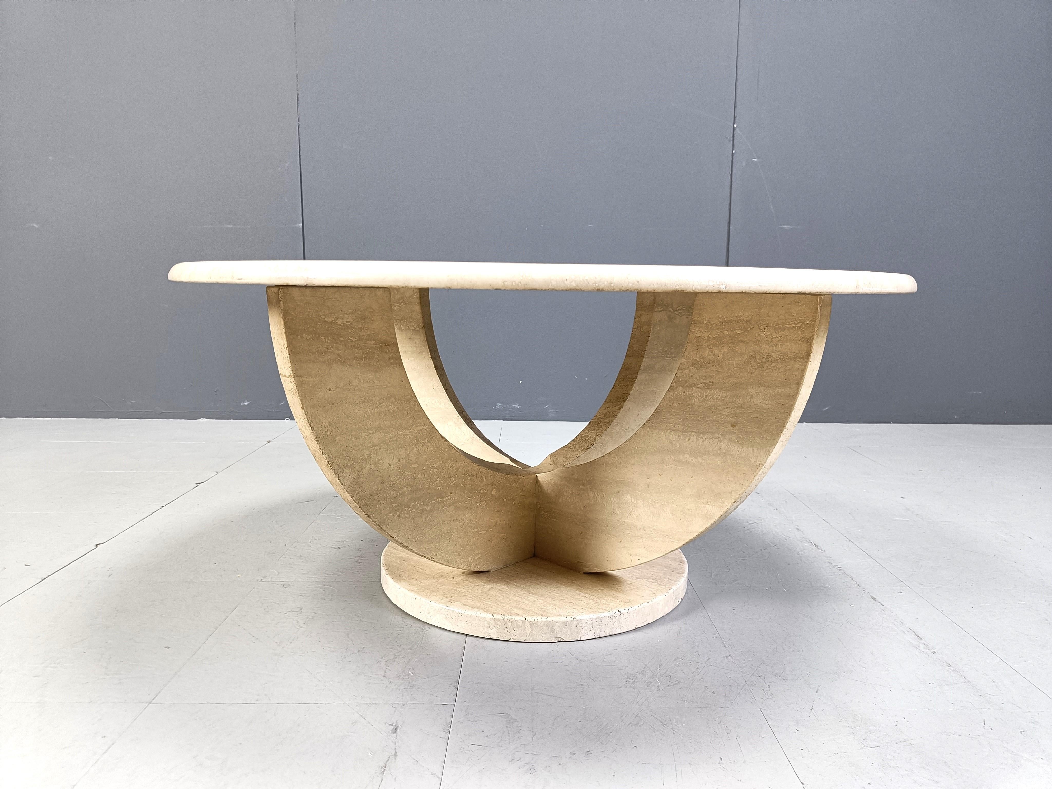 Italian Vintage round ravertine coffee table, 1970s