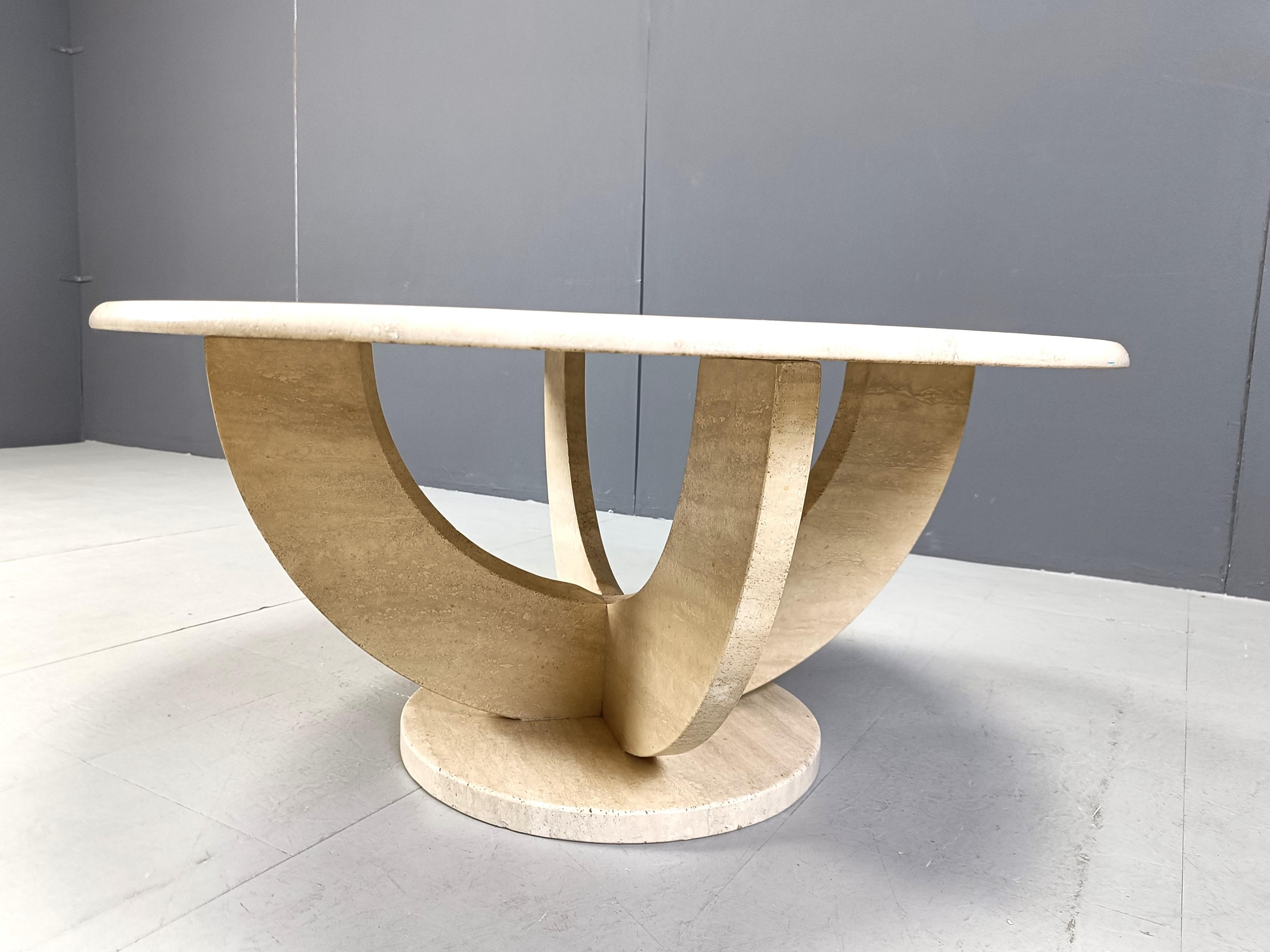 Travertine Vintage round ravertine coffee table, 1970s