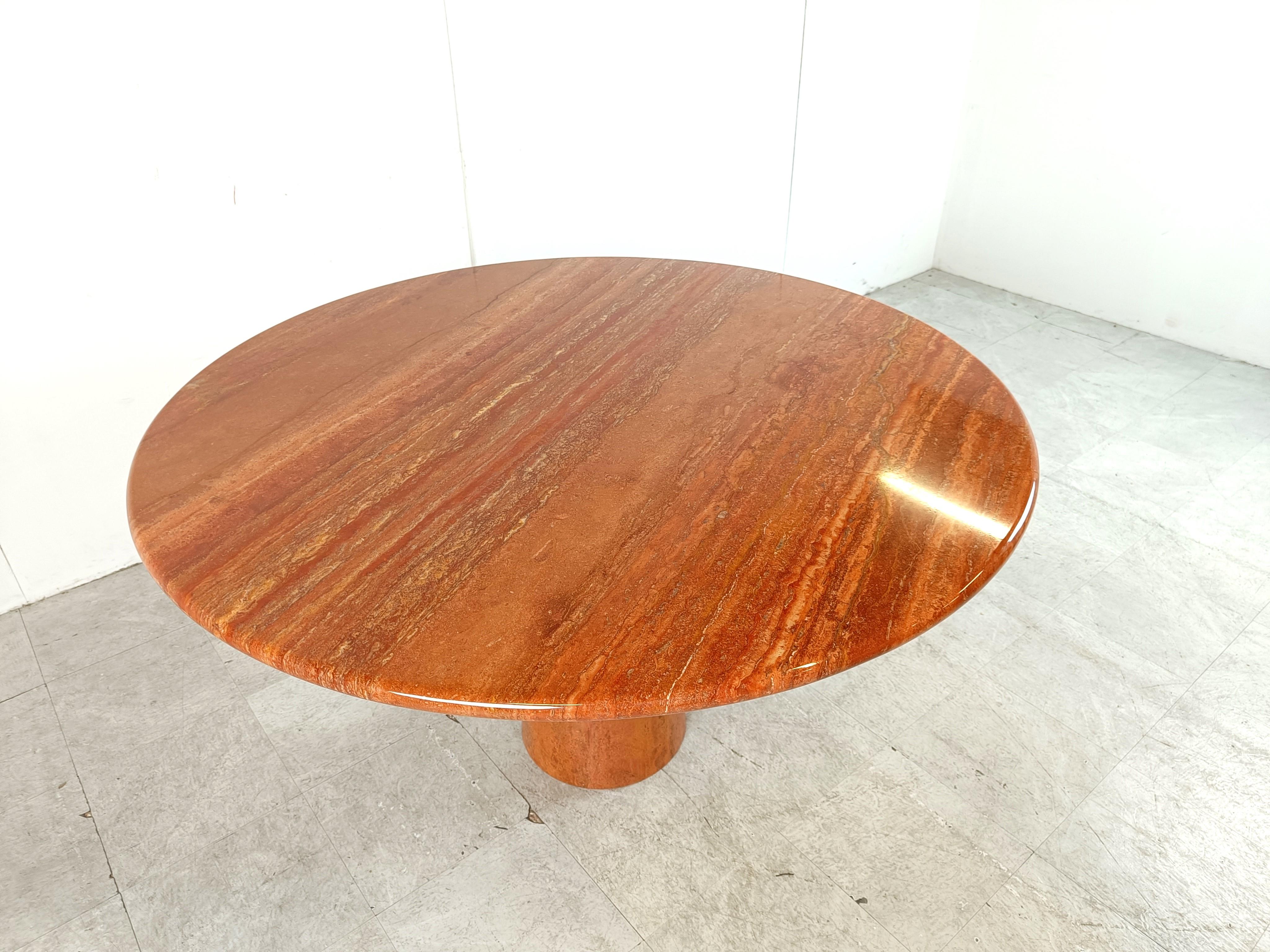 Vintage round red travertine dining table, 1970s For Sale 4