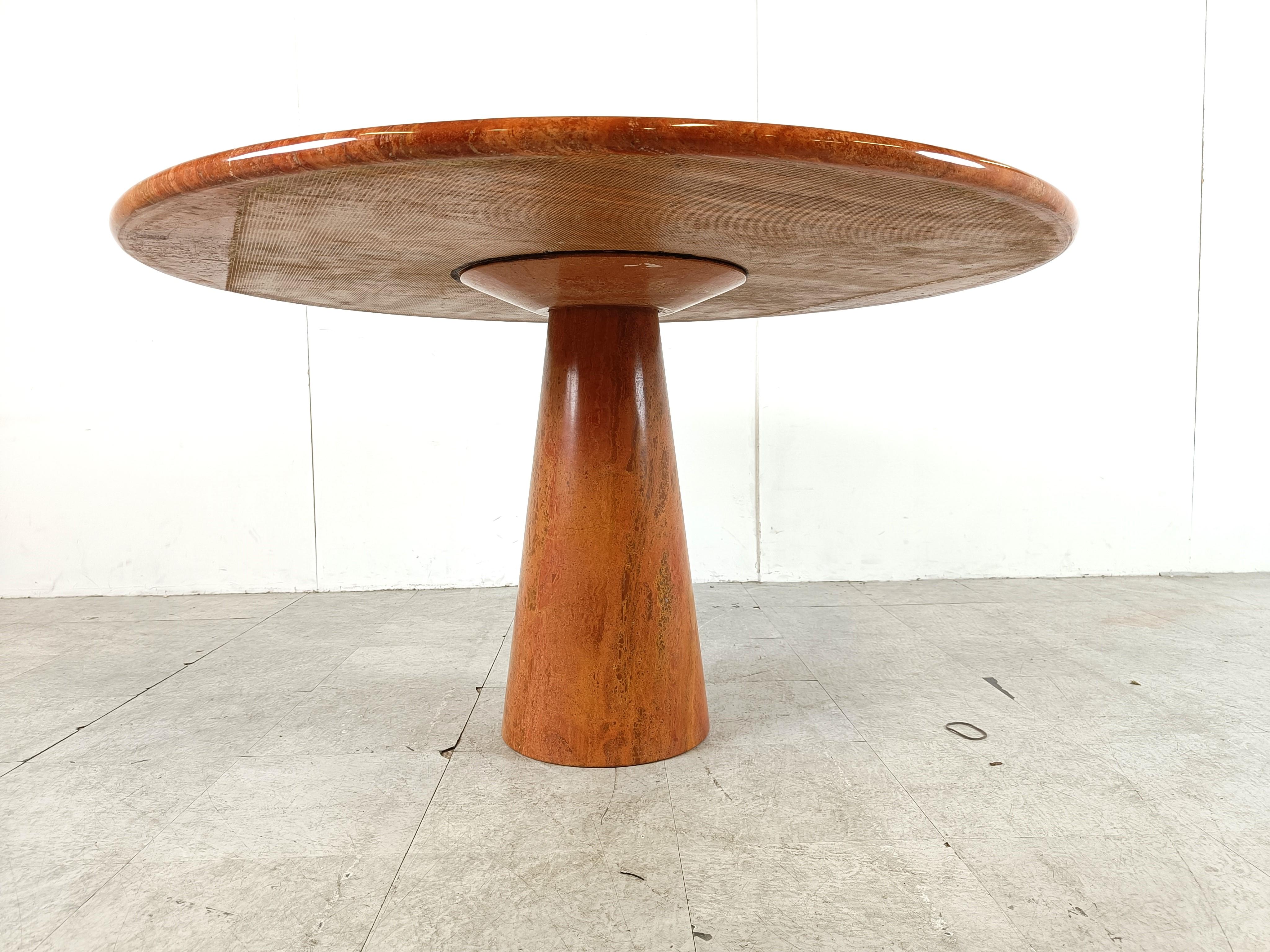 Mid-Century Modern Vintage round red travertine dining table, 1970s For Sale