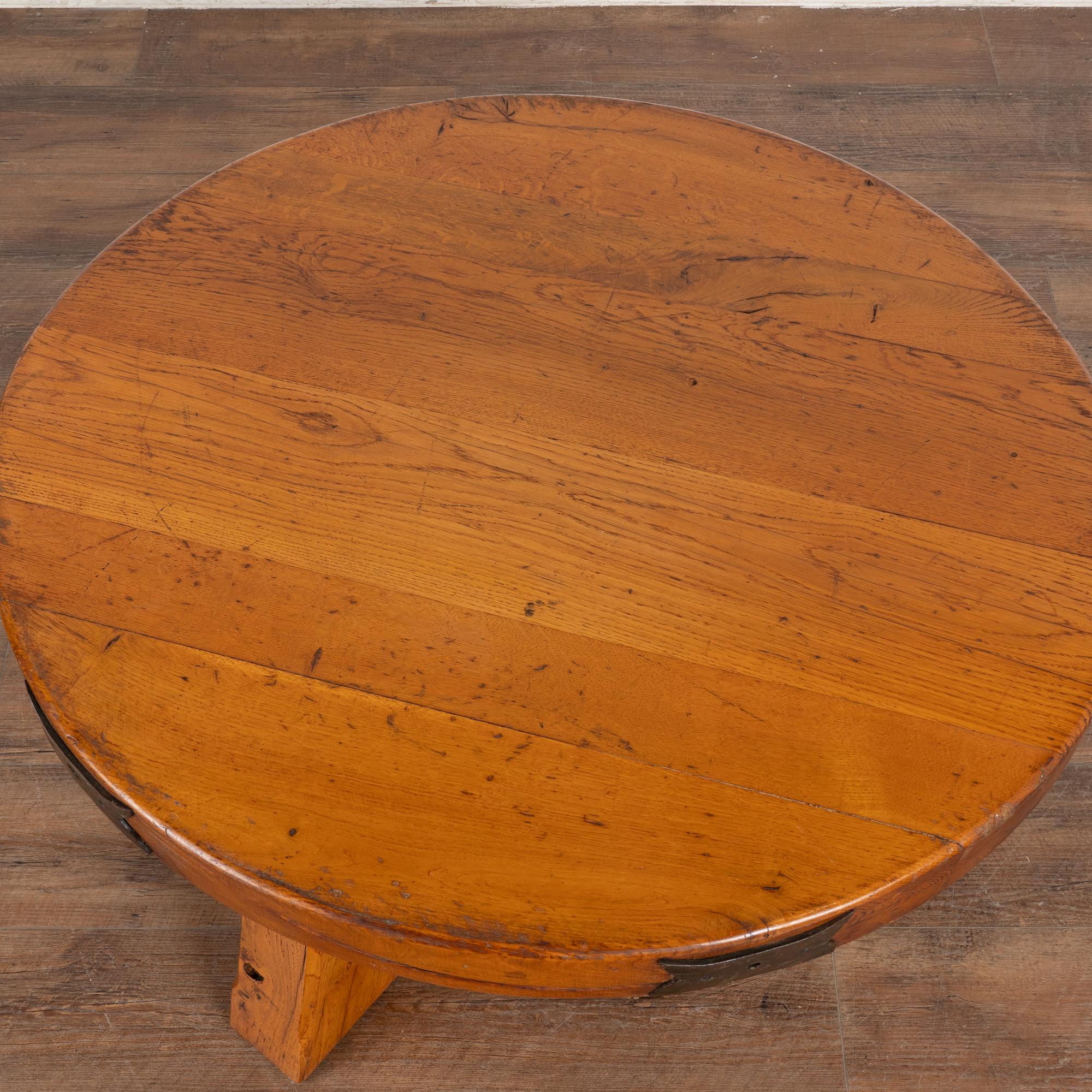 Vintage Round Rustic Oak Coffee Table, France circa 1960-70 In Good Condition In Round Top, TX