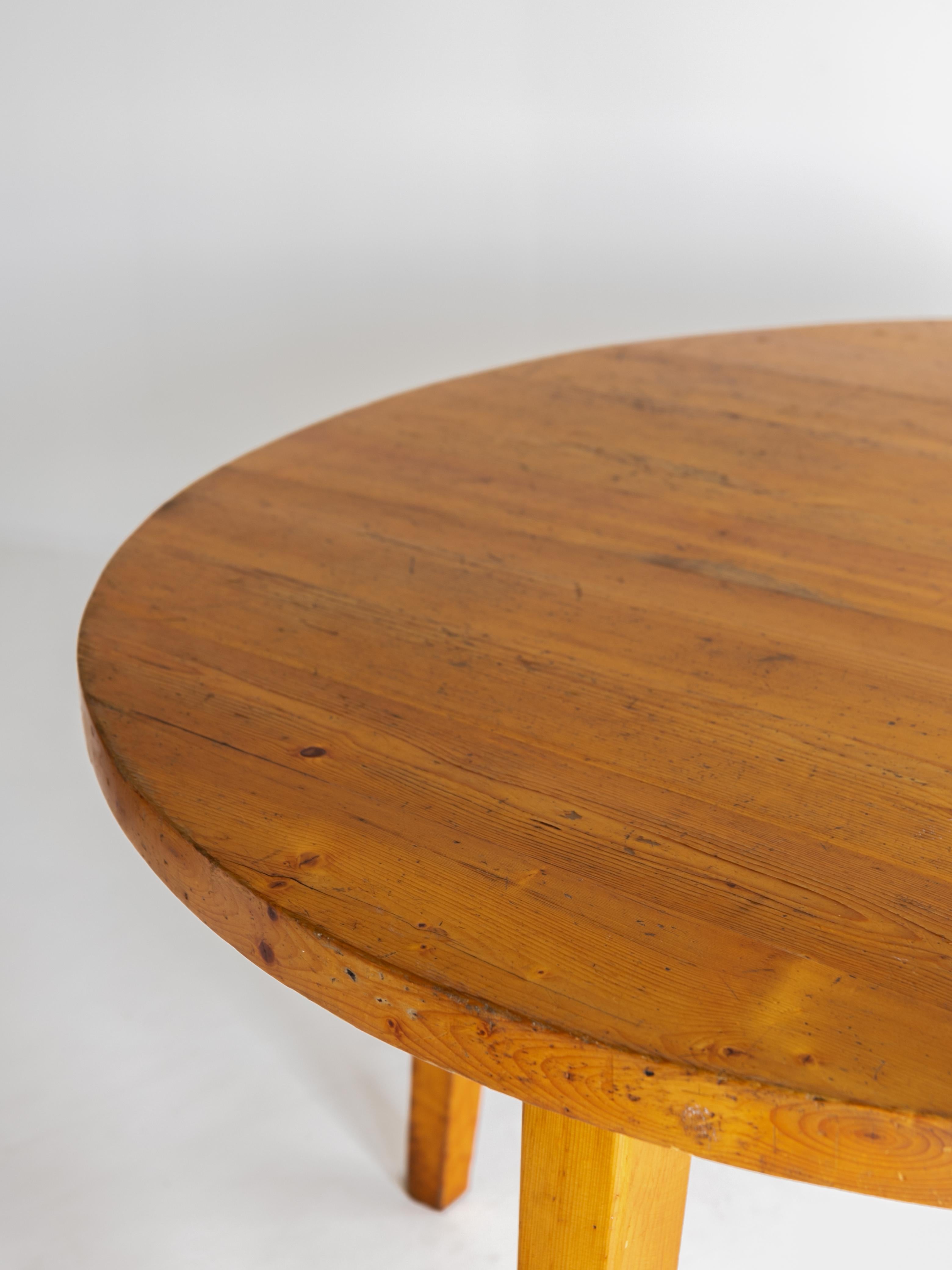 Pine Vintage round table by Christian Durupt and Charlotte Perriand, 1968 For Sale