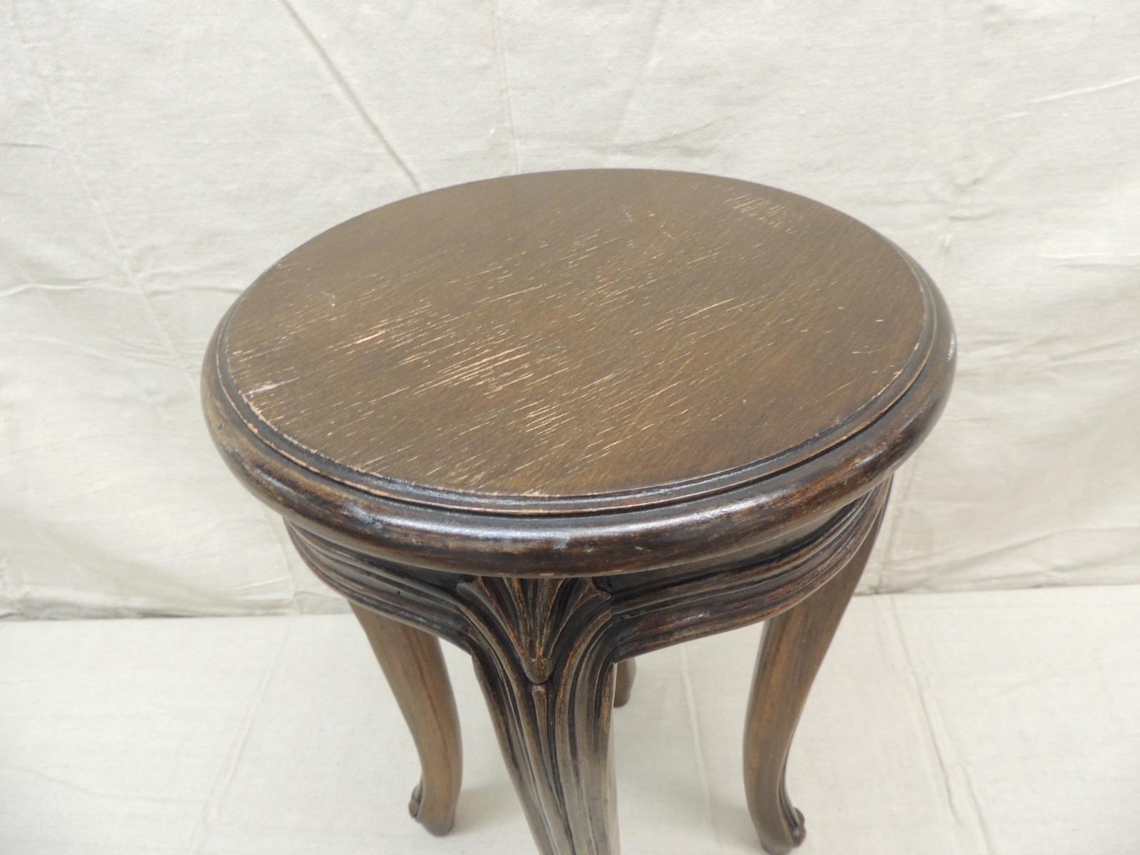 Vintage round tabouret Louis XV style legs
Dark stained wood. Small stool or drinks table with four cabriolet legs
Size: 12