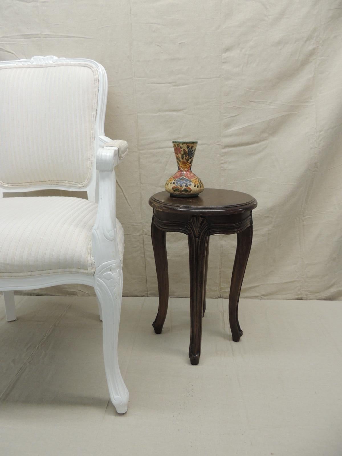 Vintage Round Tabouret With Louis XV Style Legs In Good Condition In Oakland Park, FL
