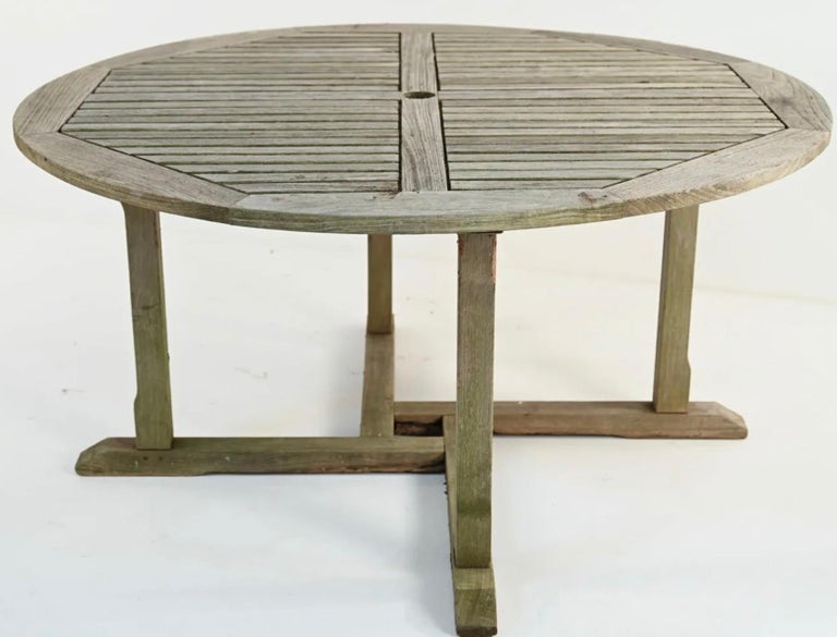 Vintage Round Teak Wood Outdoor Garden Dining Table In Good Condition For Sale In Great Barrington, MA