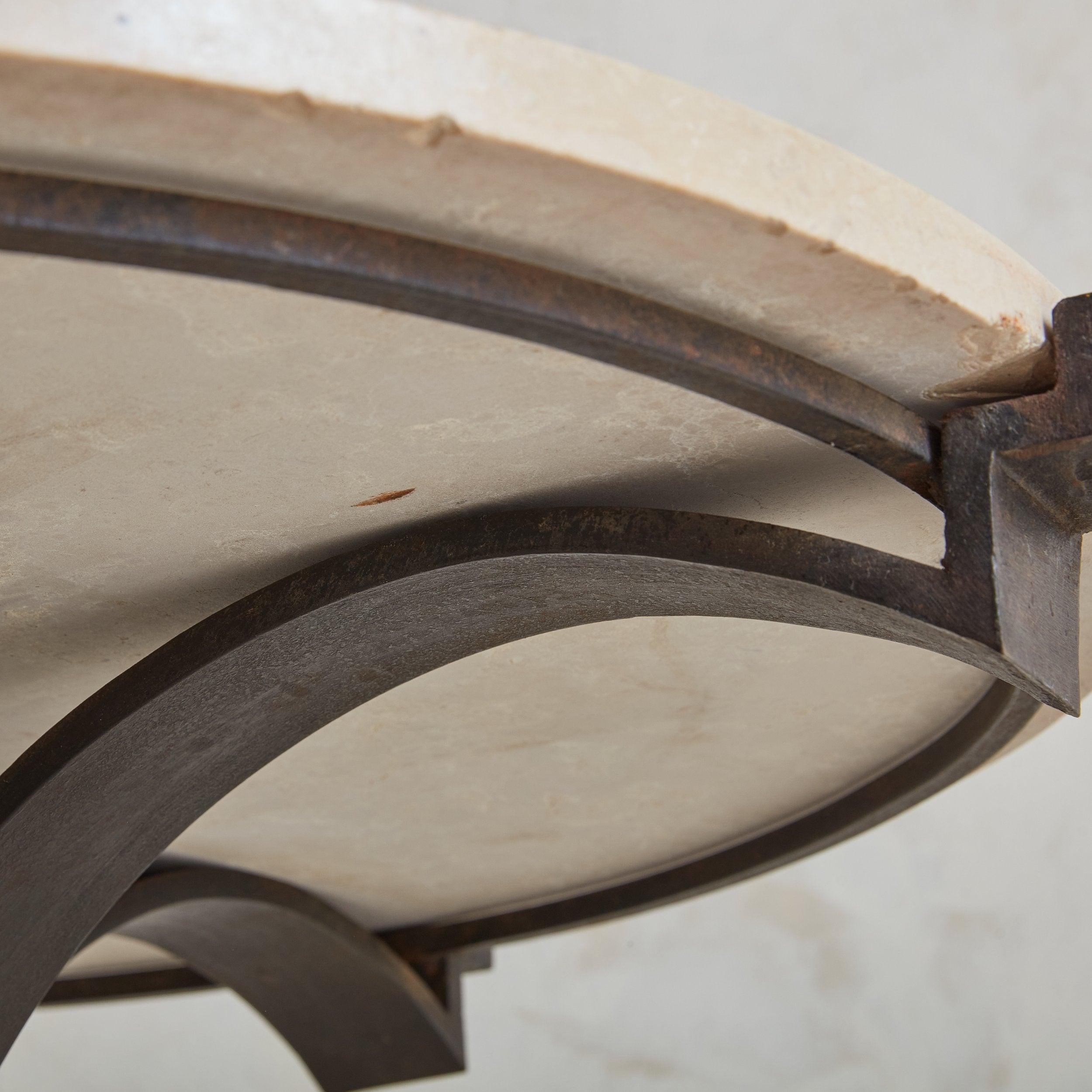 Table basse ronde vintage en travertin avec base en fer, France 20ème siècle en vente 1