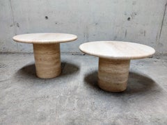 Tavolini rotondi in travertino vintage di Up & Up, anni '70