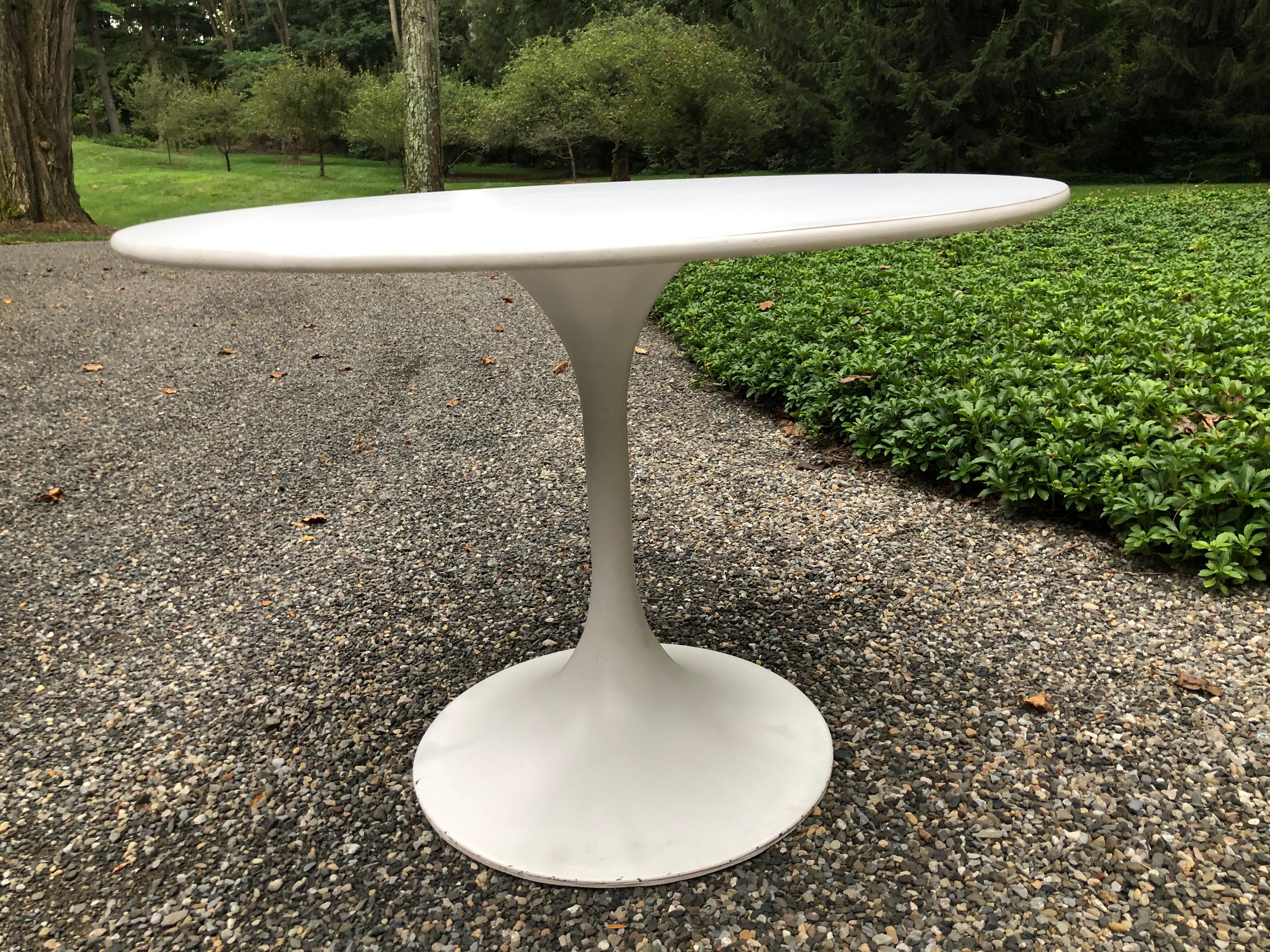 vintage saarinen tulip table