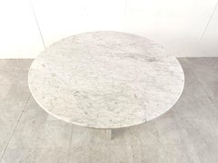 Vintage round White marble dining table 1970s