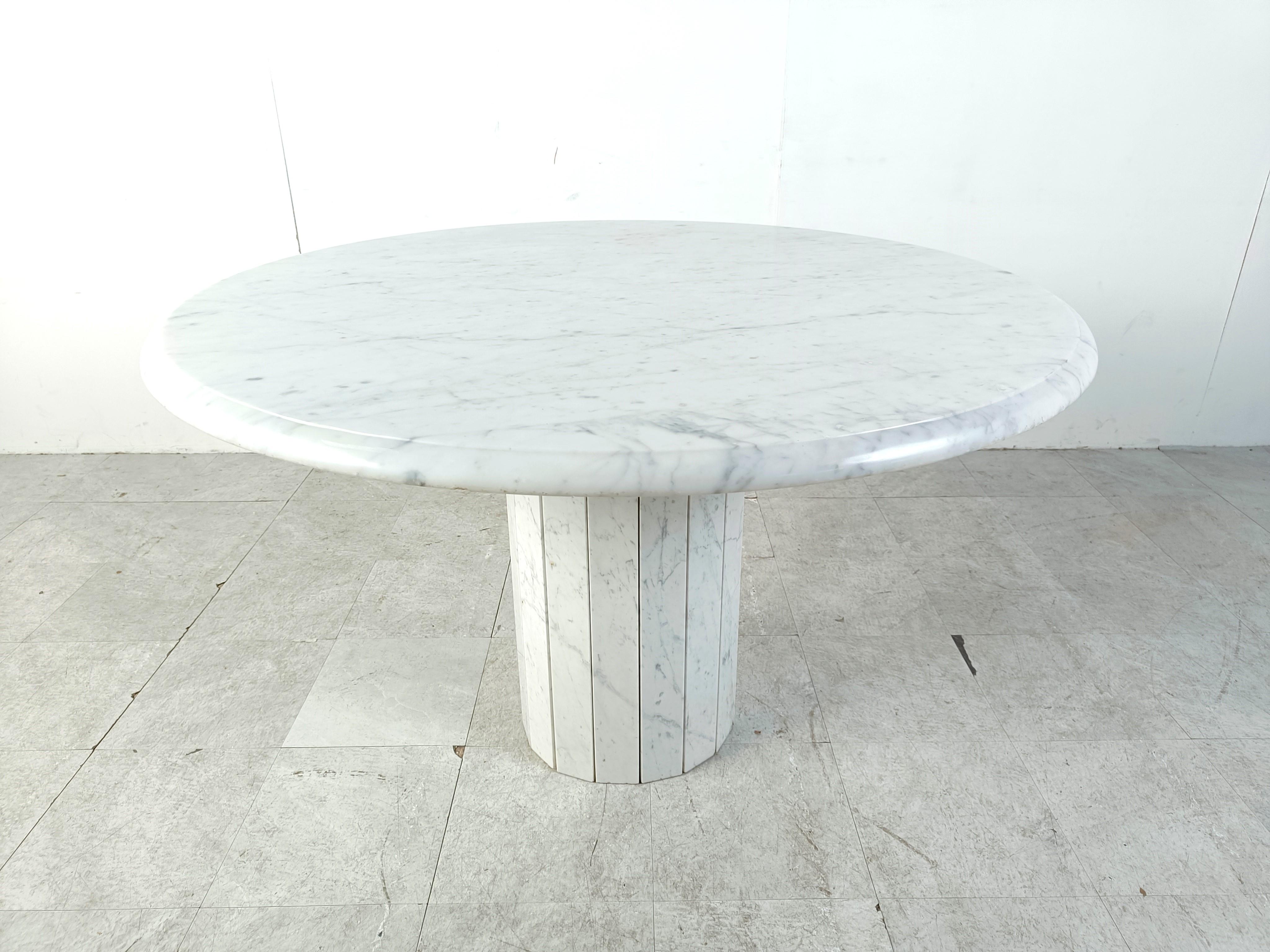 Italian Vintage round White marble dining table 1970s