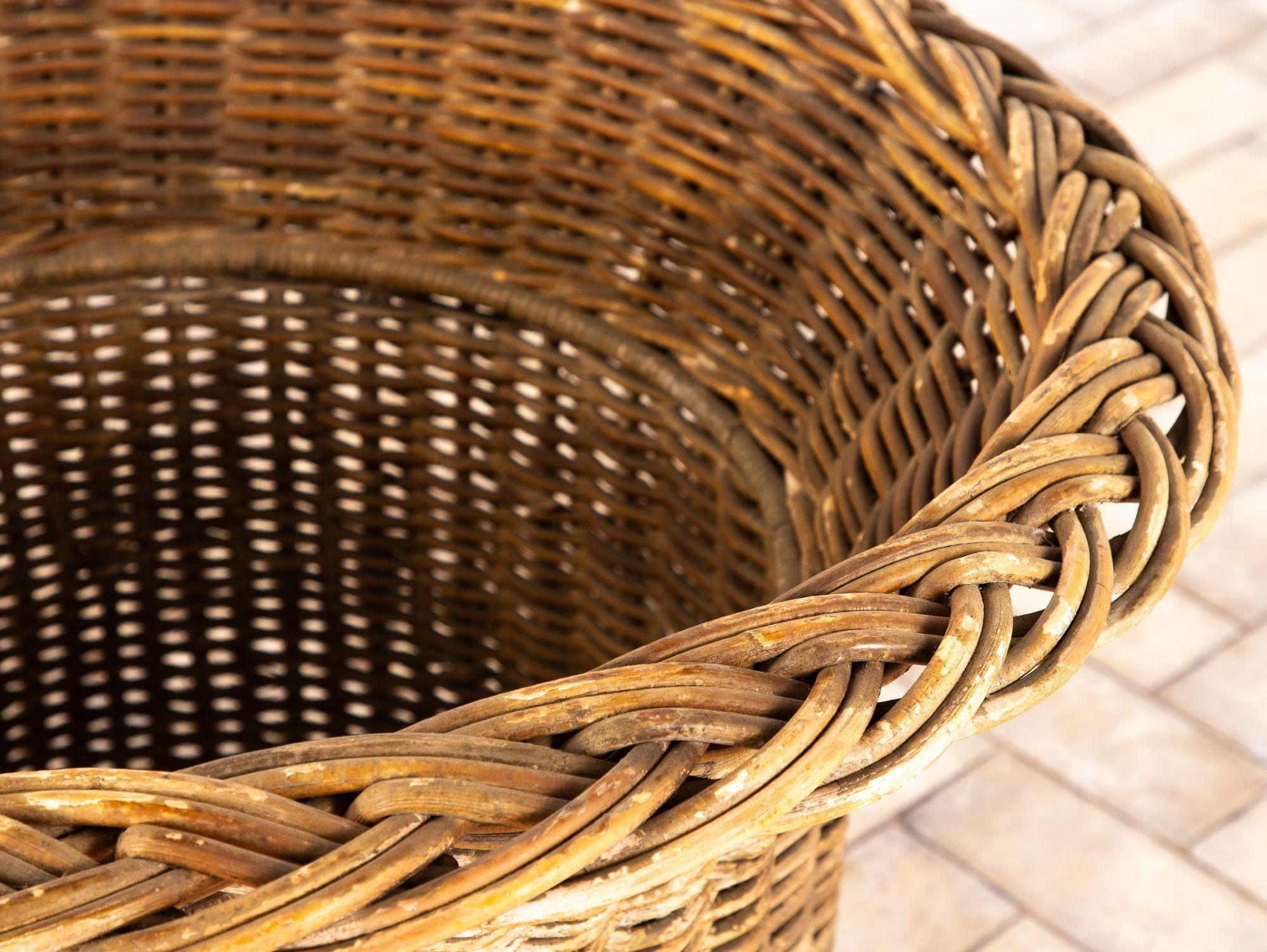 Vintage Round Wicker and Glass Side Table, France 1960s For Sale 6