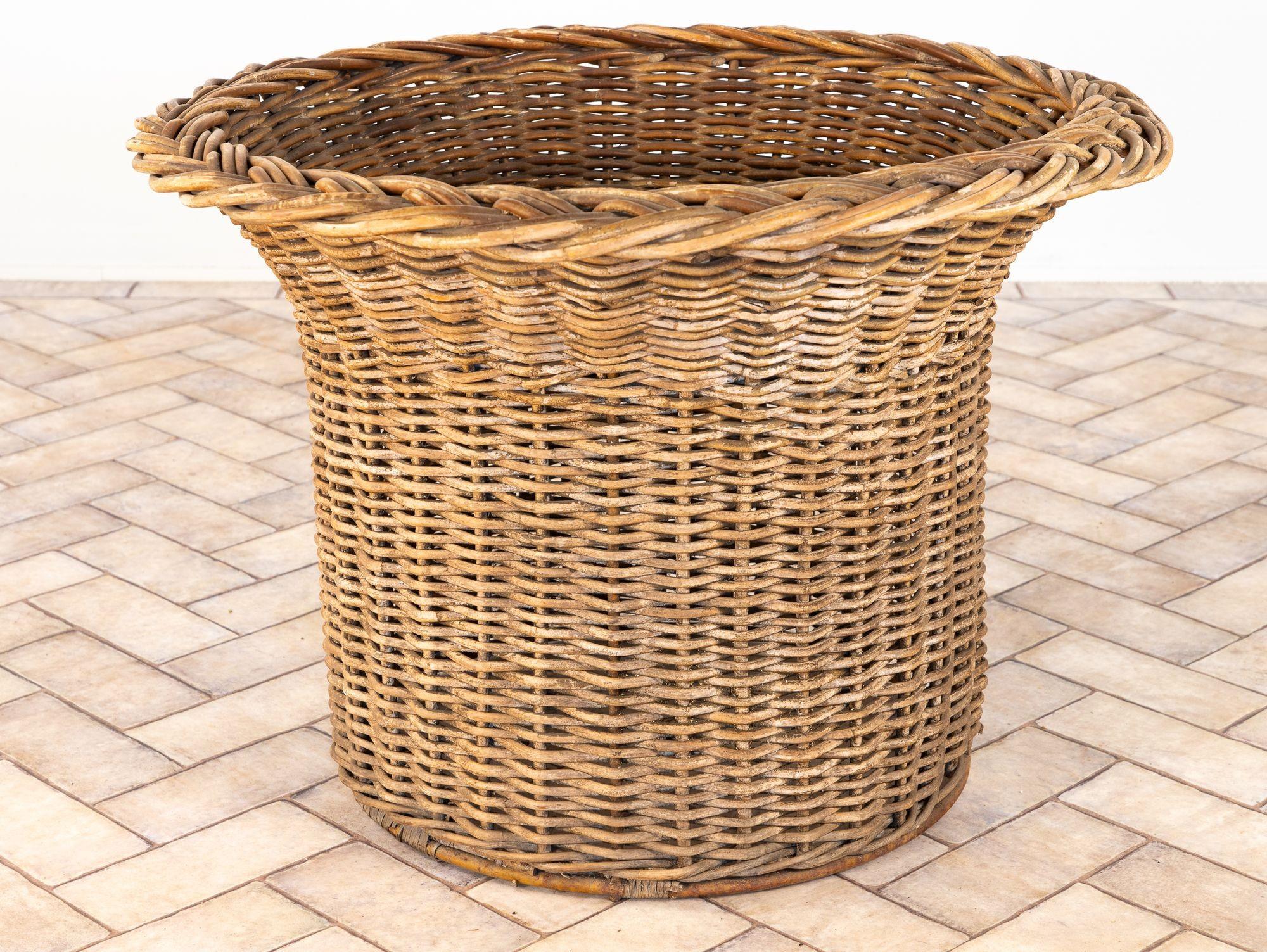 Vintage Round Wicker and Glass Side Table, France 1960s For Sale 7