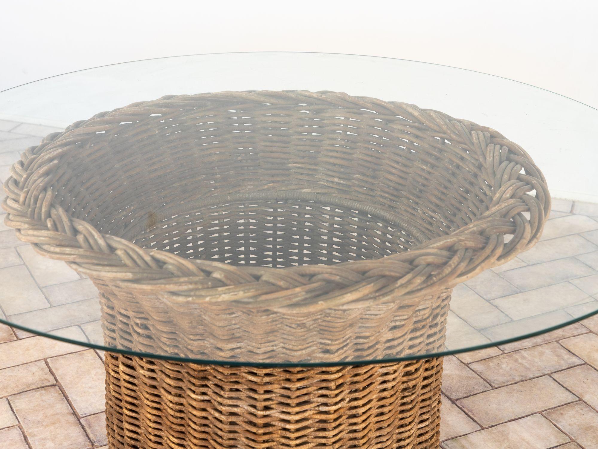 French Vintage Round Wicker and Glass Side Table, France 1960s For Sale