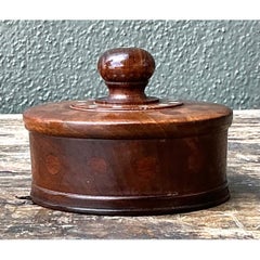 Vintage-Schmuckkästchen mit runden Holzeinlagen