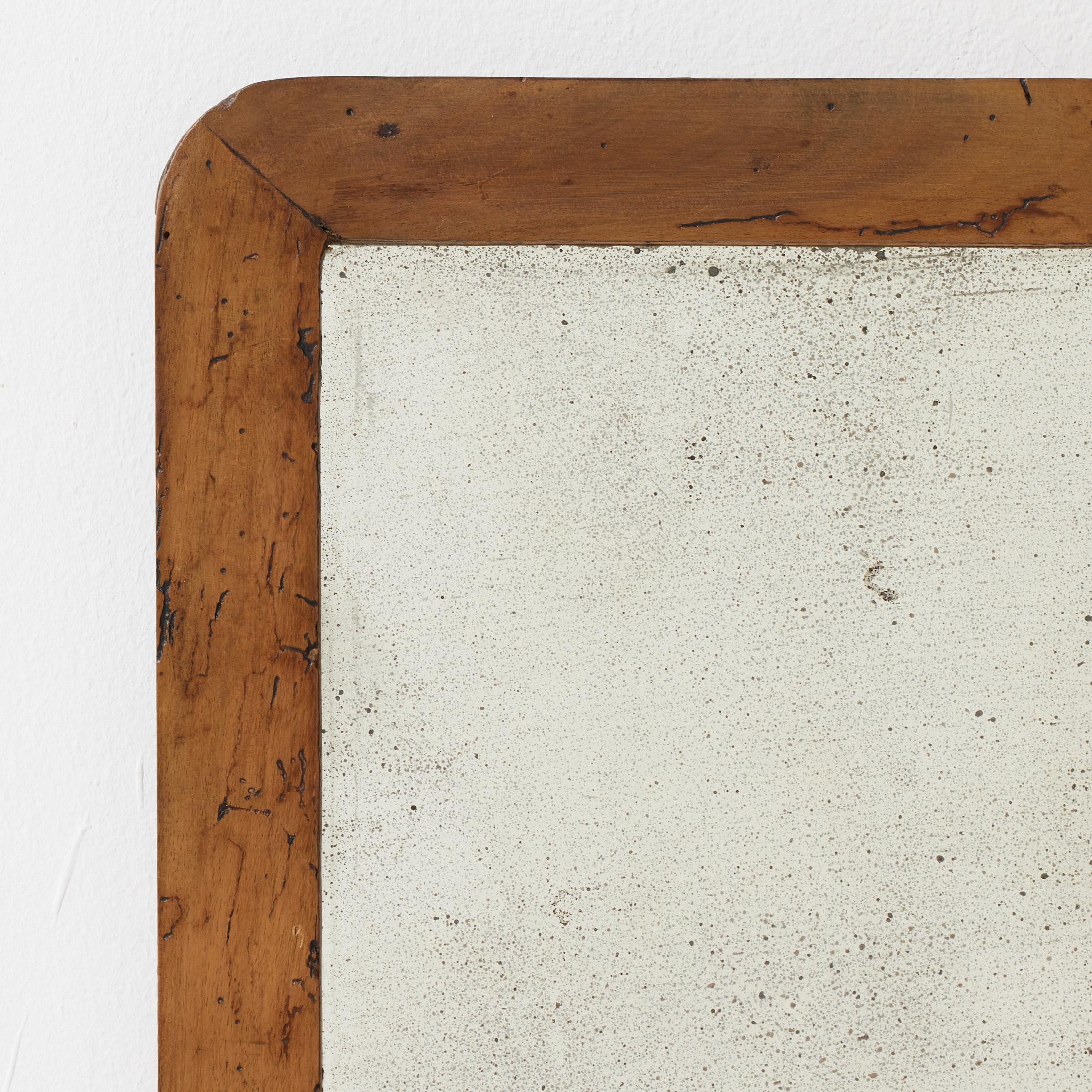 Mid-Century moderno Specchio vintage in legno arrotondato con patina originale, Spagna circa 1950 in vendita