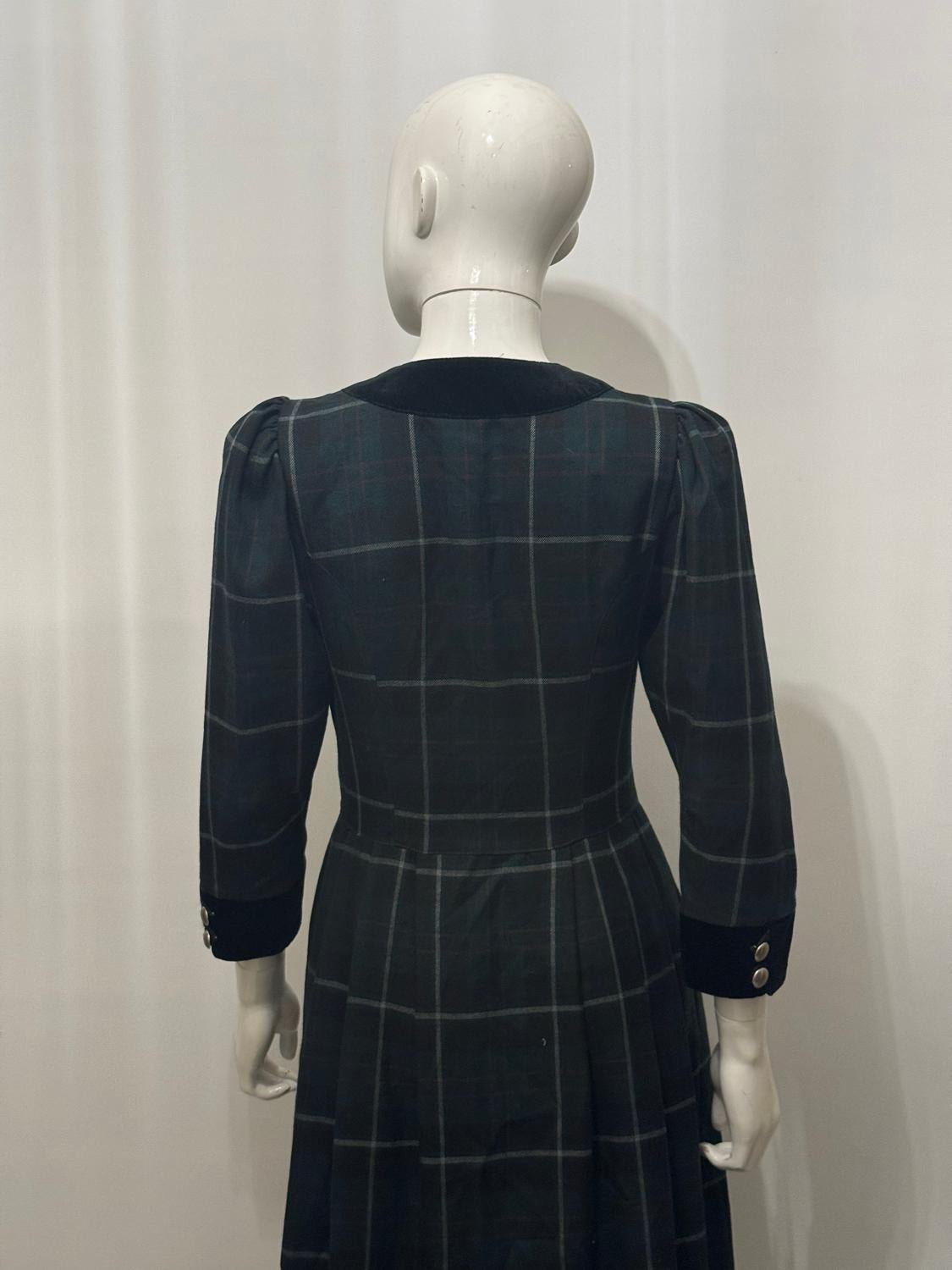 Vintage Rowlands of Bath Österreichisches Karo-Kleid im Angebot 1