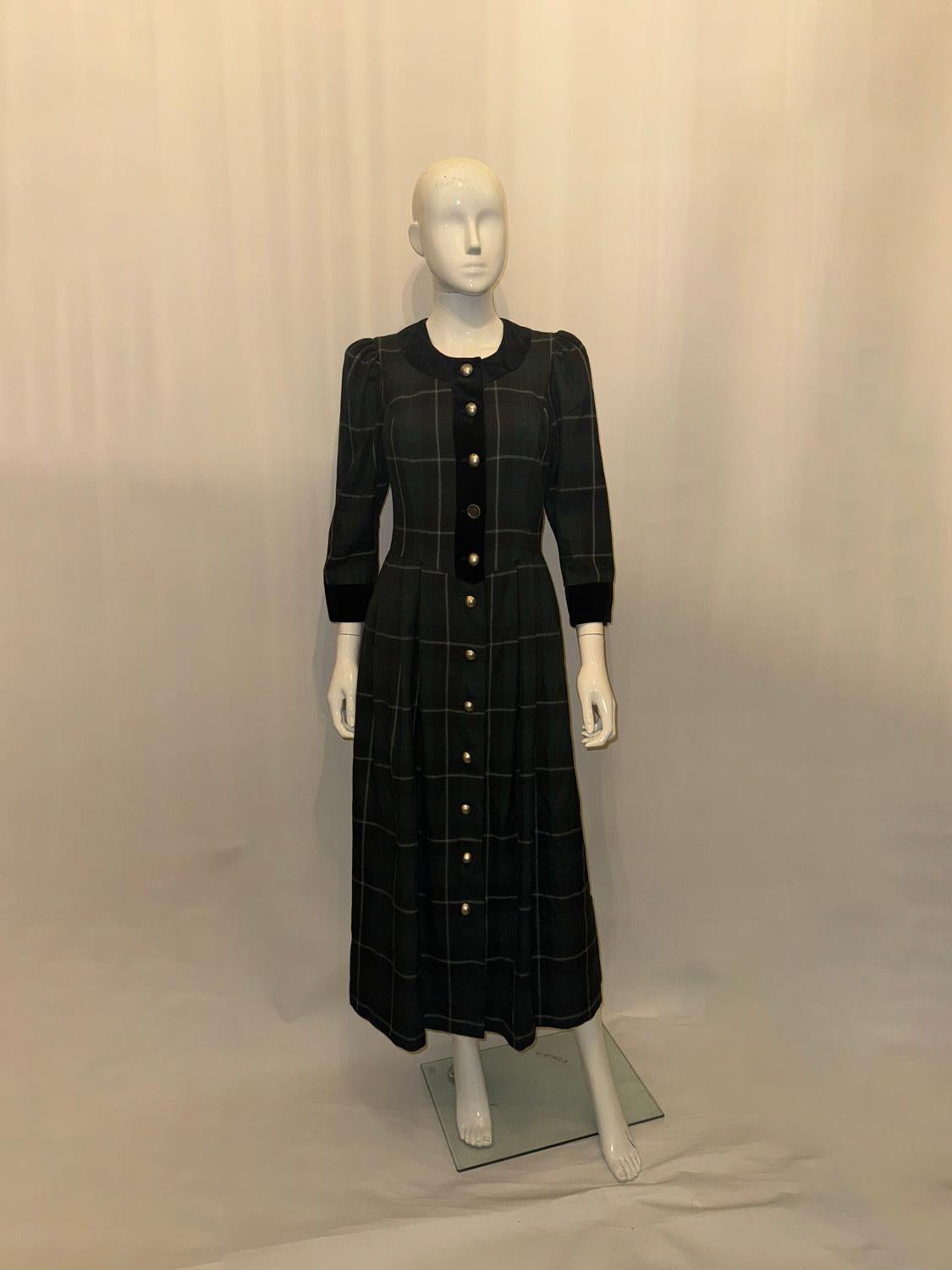 Vintage Rowlands of Bath Österreichisches Karo-Kleid im Angebot 2