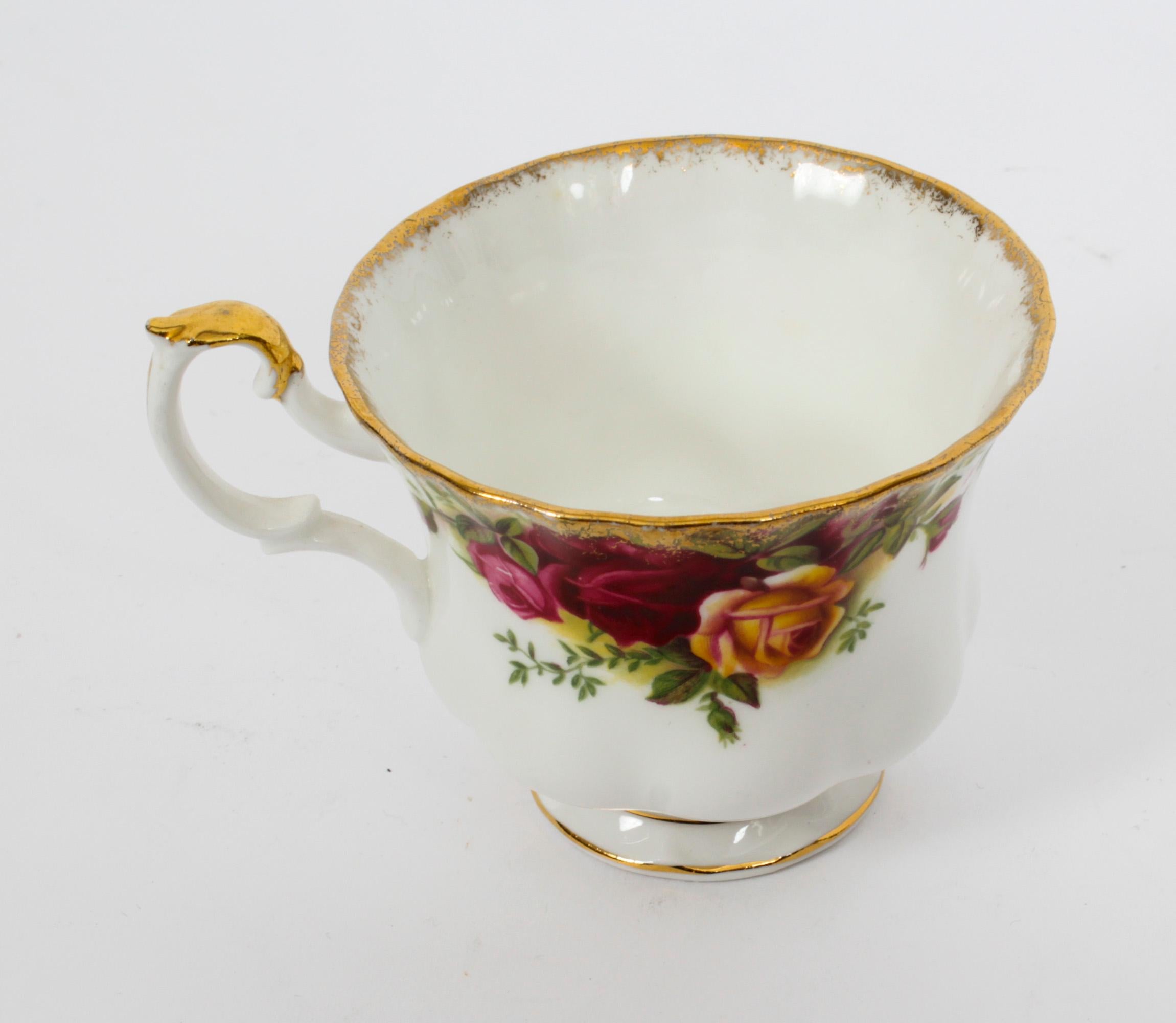 English Vintage Royal Albert 12 Place Tea & Coffee Service Set Mid 20th Century For Sale