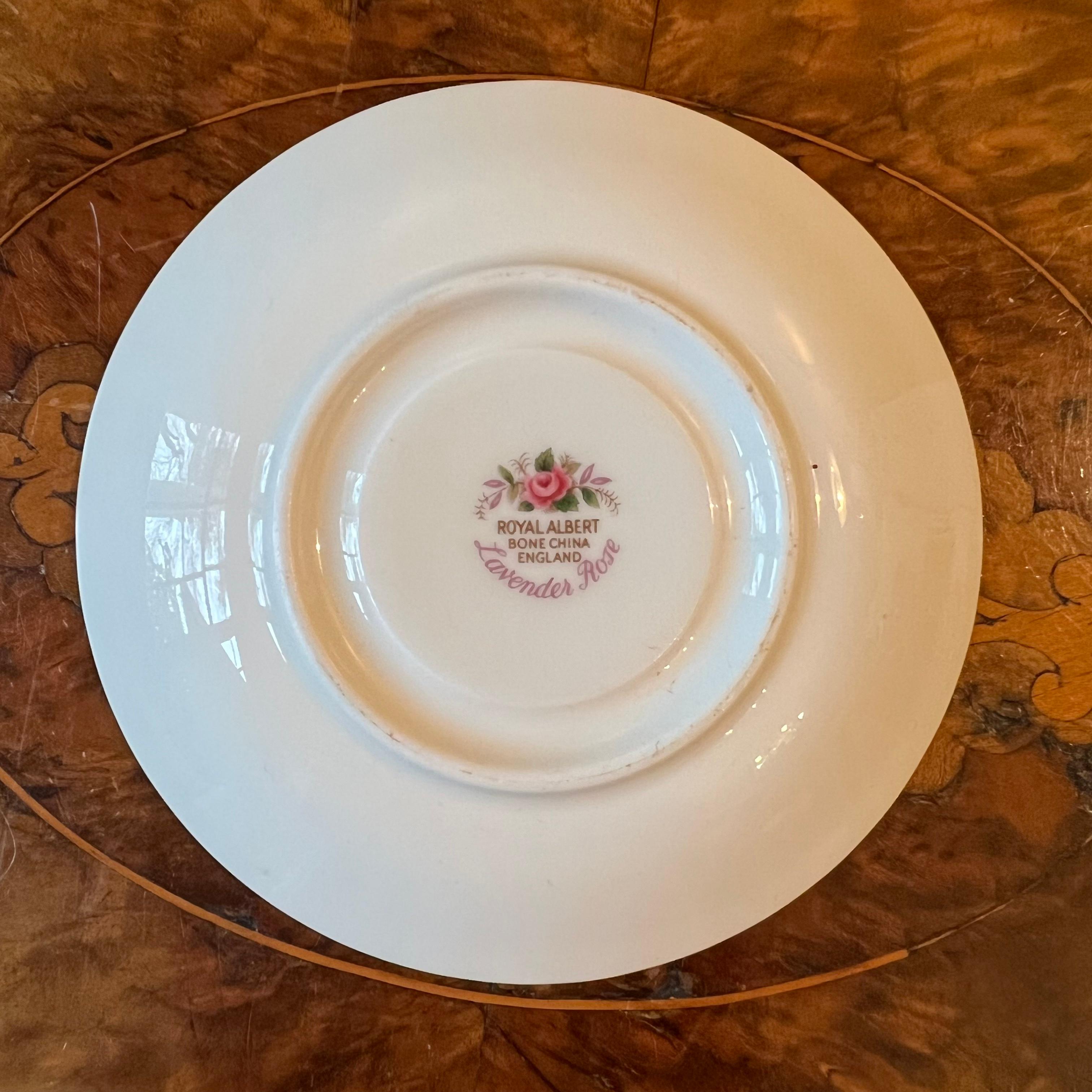 Tazza da caffè e piattino vintage Royal Albert Lavender Rose in vendita 1