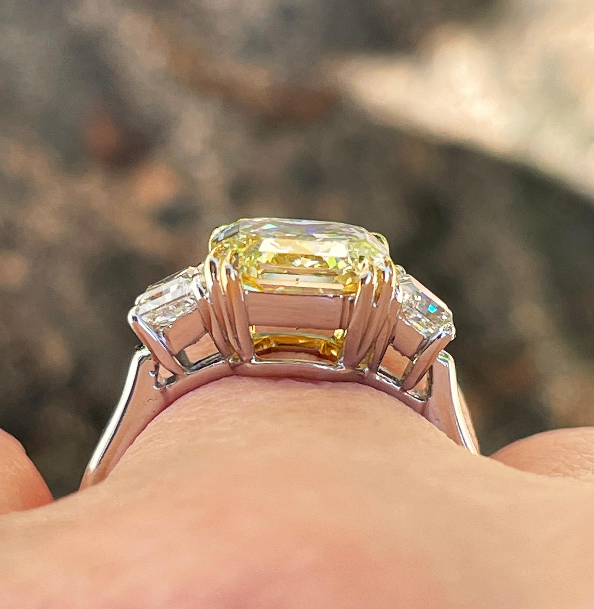 Vintage Royal Asscher GIA 4.32ctw Natural Fancy YELLOW Radiant Cut Diamond Ring For Sale 8