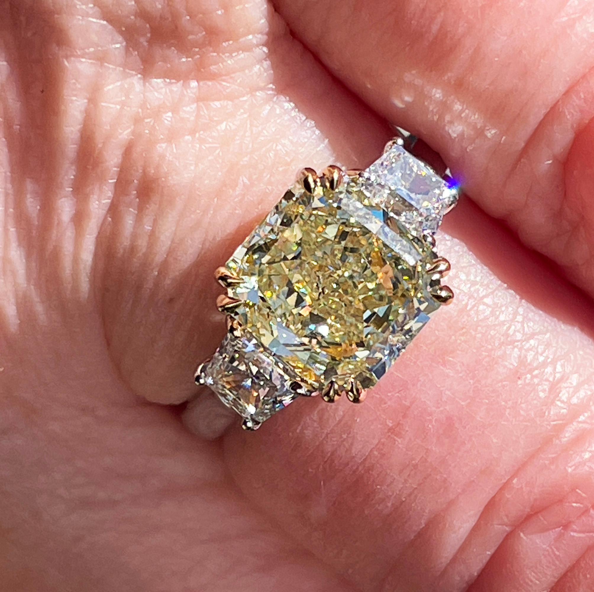 Vintage Royal Asscher GIA 4.32ctw Natural Fancy YELLOW Radiant Cut Diamond Ring en vente 8