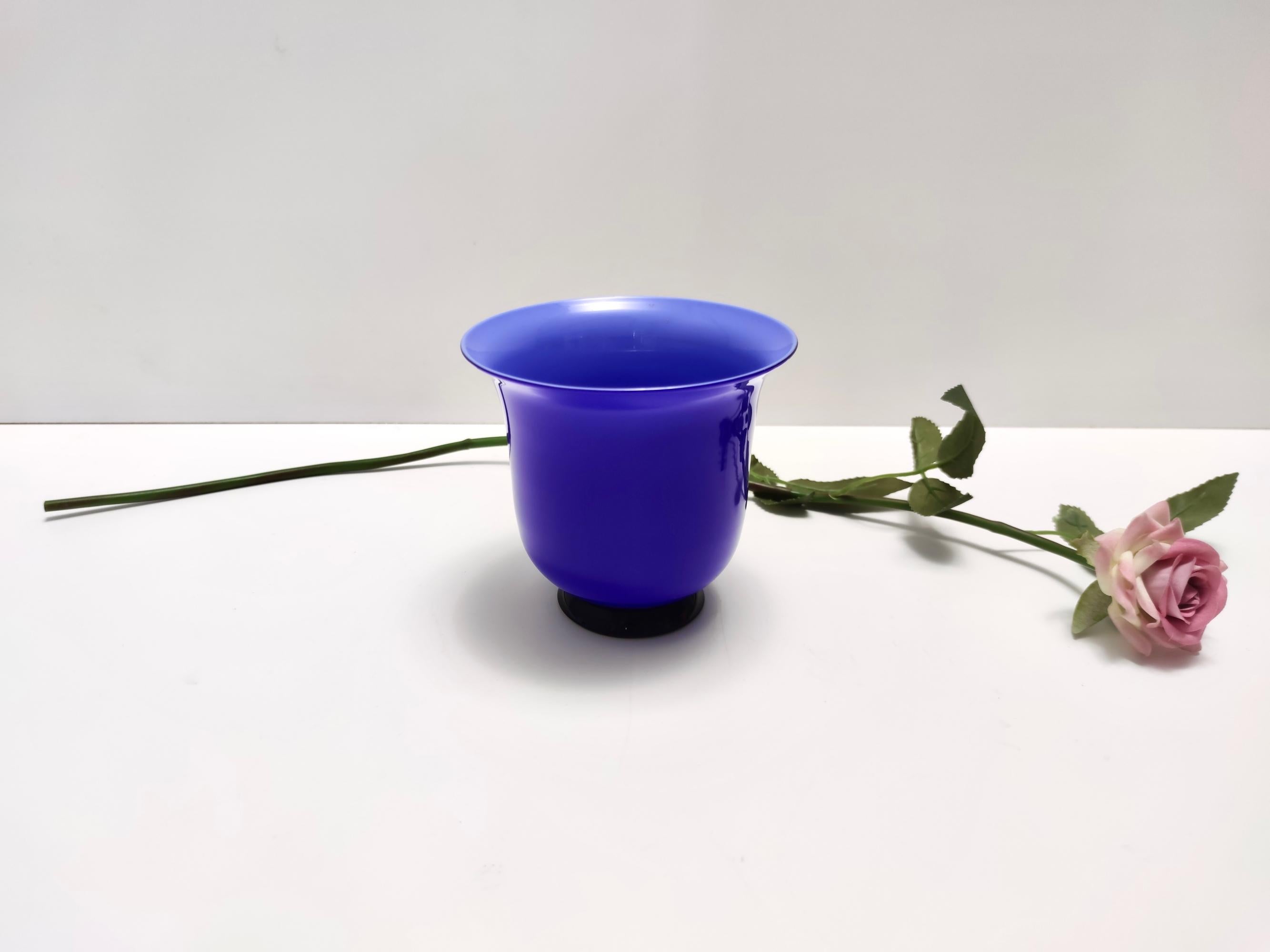 Vase vintage en verre opalin bleu roi de Paolo Venini, série « Anni Trenta » Excellent état - En vente à Bresso, Lombardy