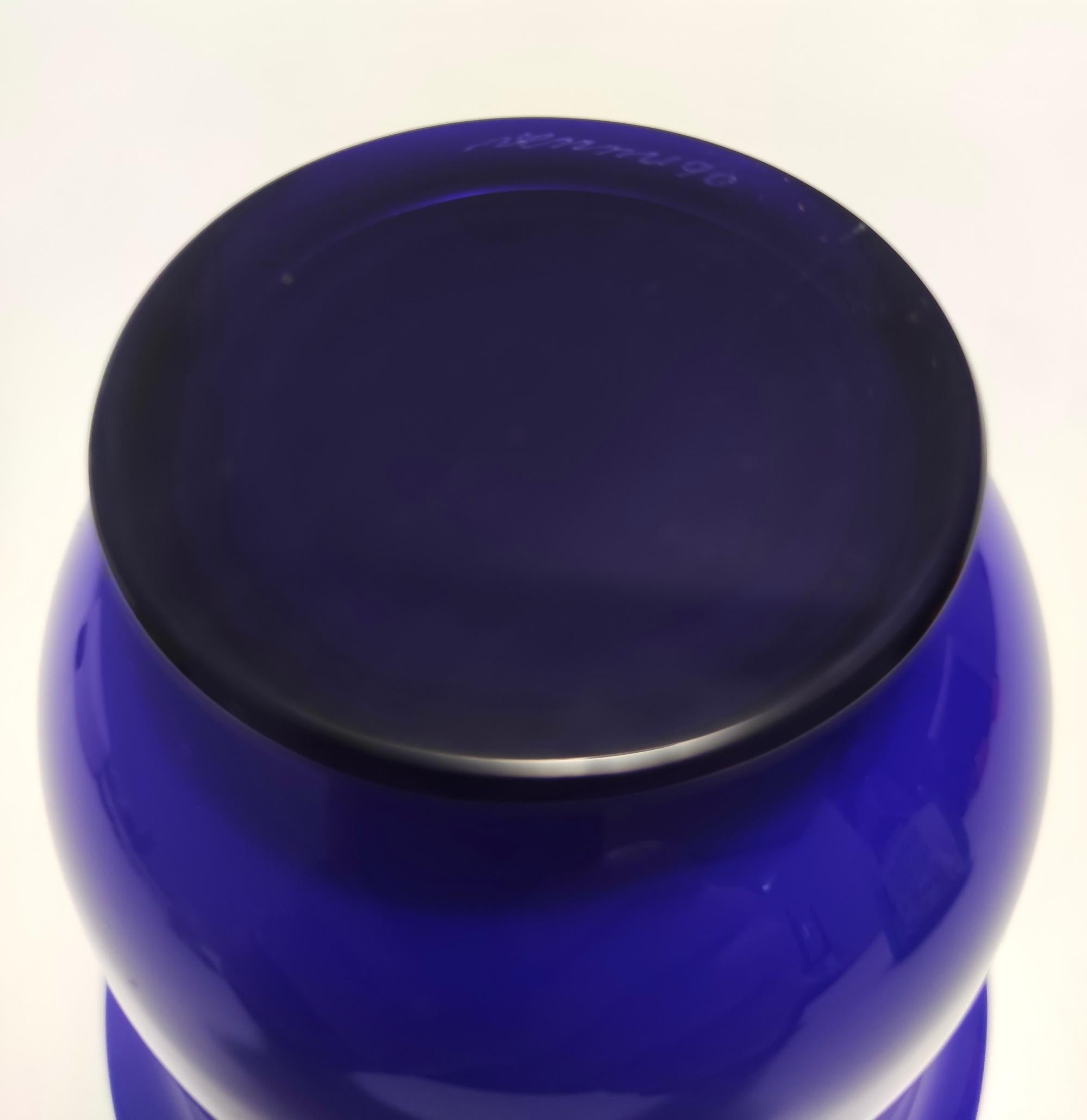Fin du 20e siècle Vase vintage en verre opalin bleu roi de Paolo Venini, série « Anni Trenta » en vente