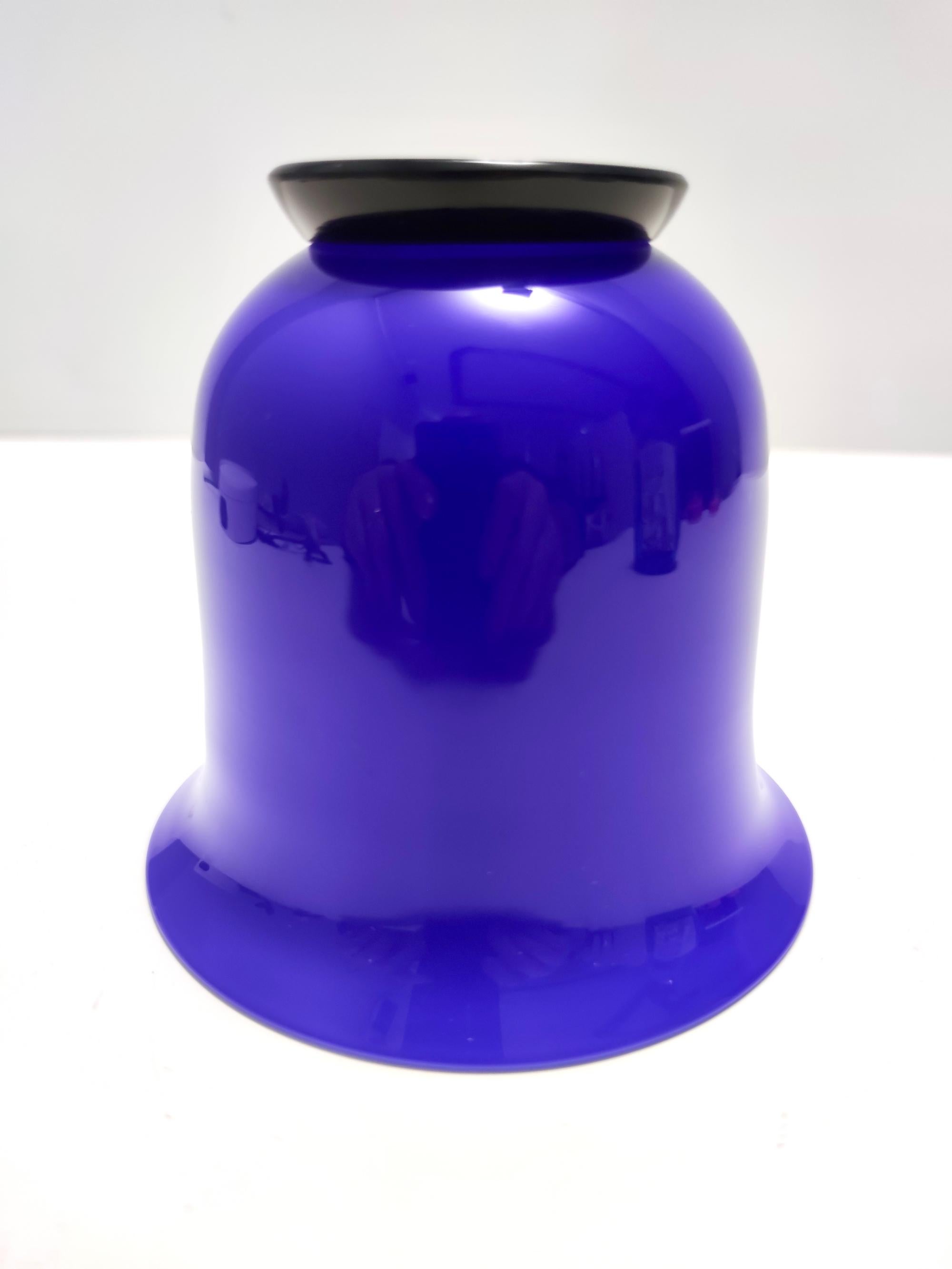 Vase vintage en verre opalin bleu roi de Paolo Venini, série « Anni Trenta » en vente 1