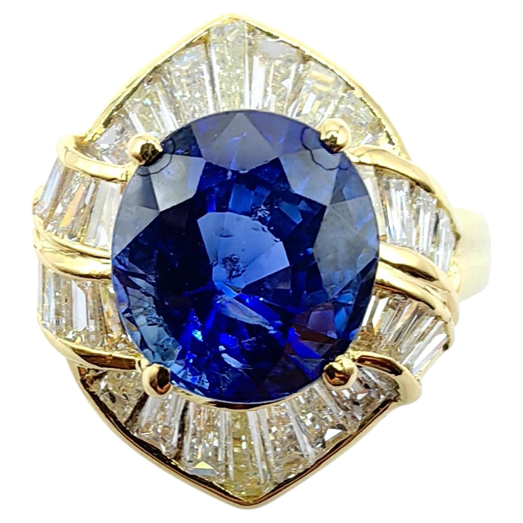 Vintage-Ring im Ballerina-Stil mit einem oval geschliffenen Saphir in Königsblau und Diamanten aus 20 Karat Gelbgold